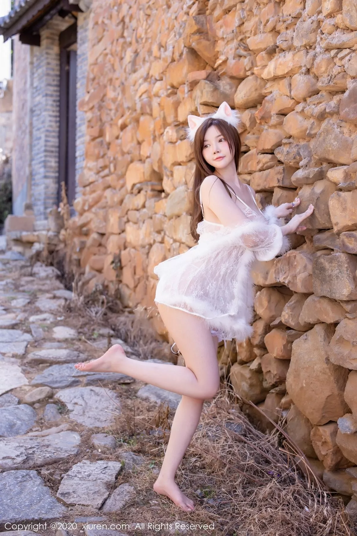 秀人集.com_[XiuRen秀人网]No.2361_女神糯美子Mini大理旅拍性感猫耳装薄纱内衣秀火辣身材诱惑写真47P