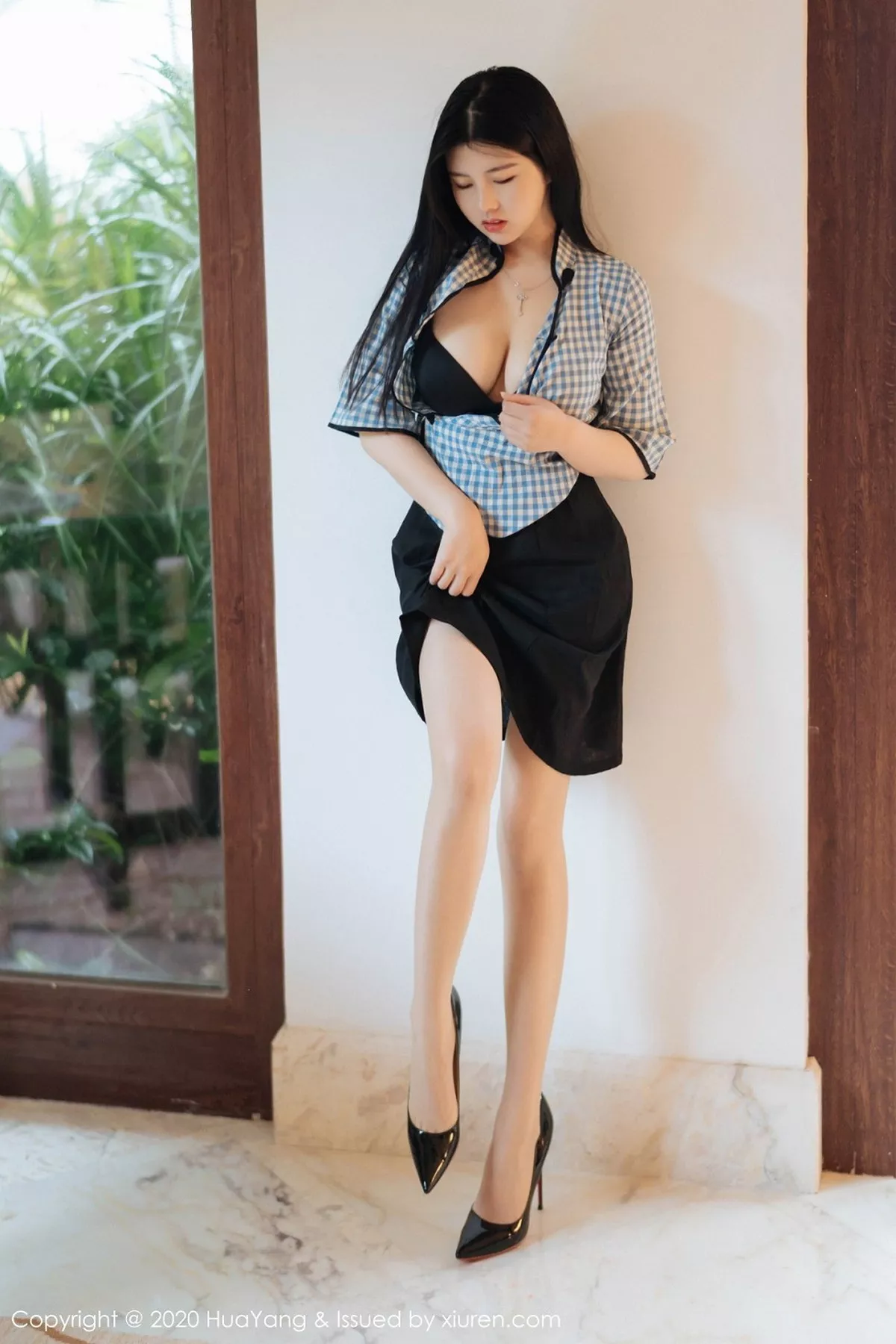 秀人集.com_[HuaYang花漾]Vol.262_女神娜露Selena三亚旅拍性感内衣配肉丝裤袜秀完美身材诱惑写真64P