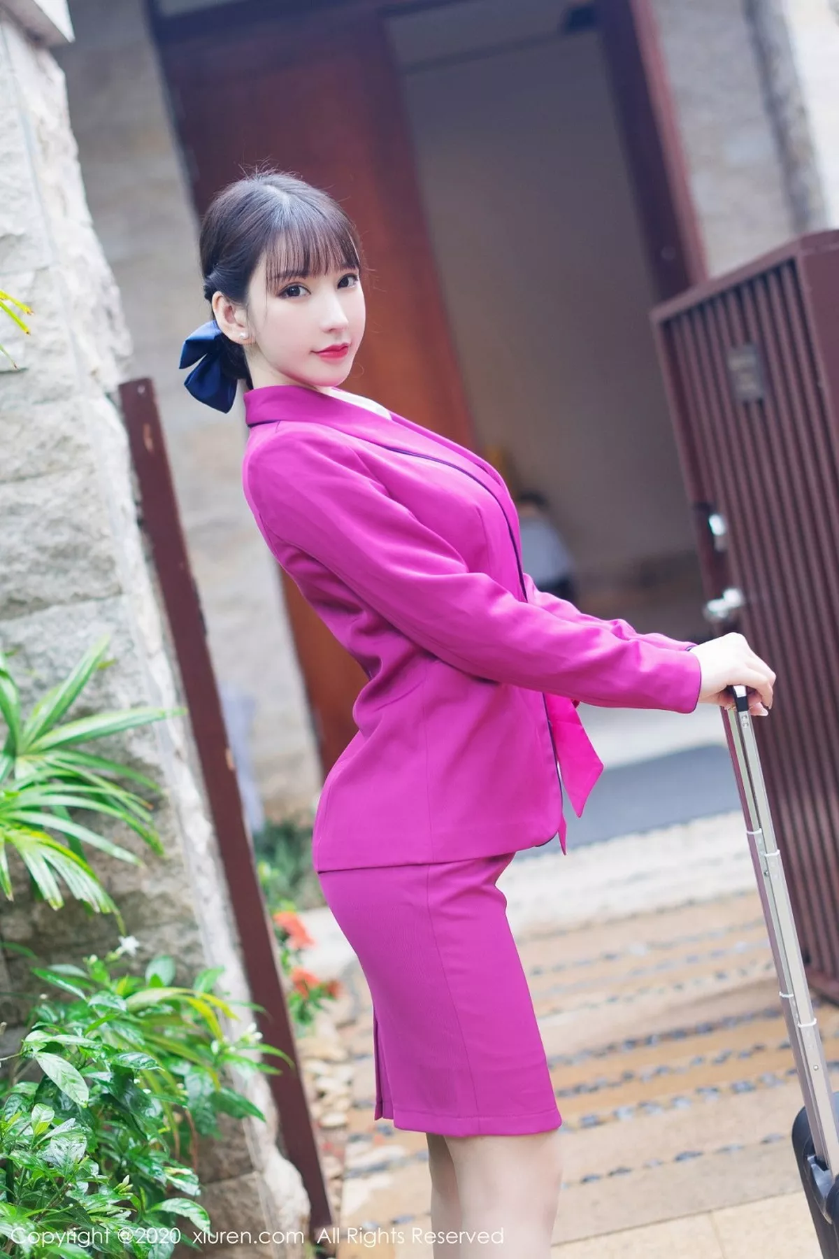 秀人集.com_[XiuRen秀人网]No.2367_女神周于希Sandy三亚旅拍私房半脱露性感内衣开档肉丝撩人诱惑写真72P