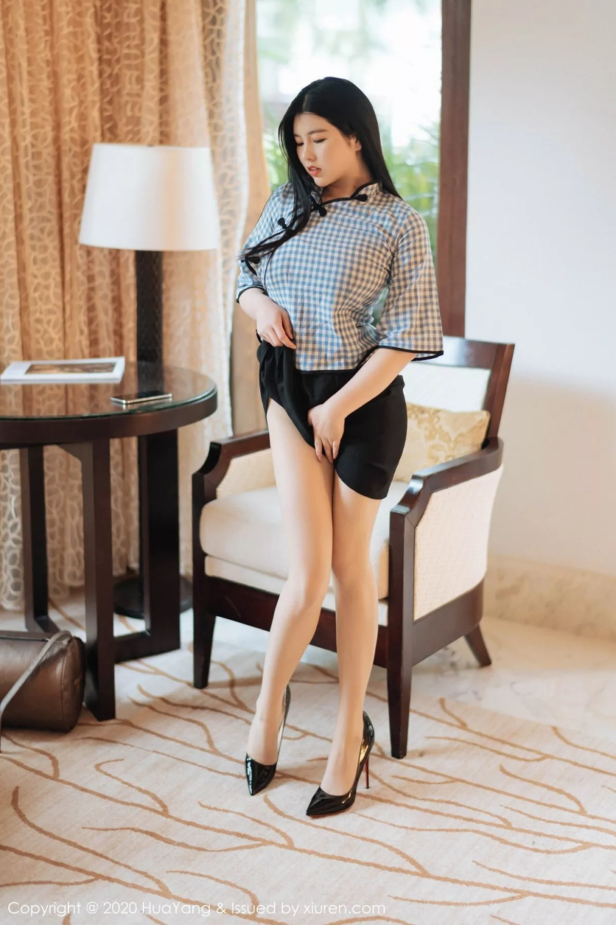 秀人集.com_[HuaYang花漾]Vol.262_女神娜露Selena三亚旅拍性感内衣配肉丝裤袜秀完美身材诱惑写真64P