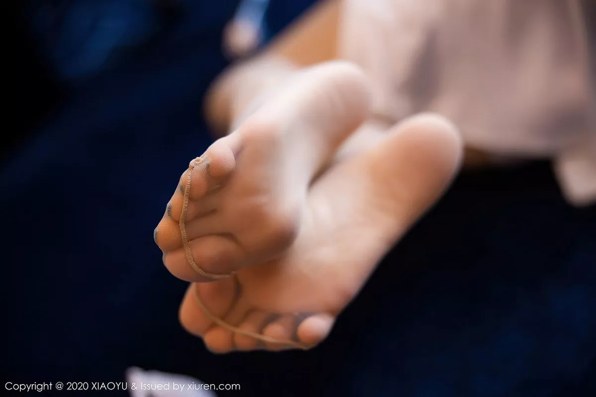 秀人集.com_[XiaoYu画语界]Vol.361_女神黄乐然私房白色华丽吊裙配白色蕾丝吊袜极致魅惑写真115P