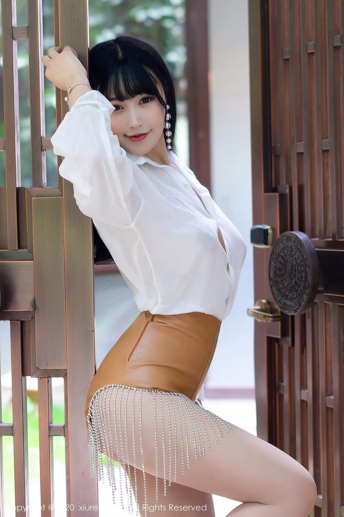 秀人集.com_[XiuRen秀人网]No.2519_女神朱可儿Flower西双版纳旅拍性感白衬衣真空半露豪乳诱惑写真53P