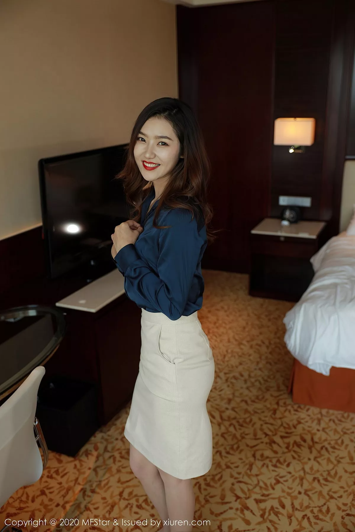 秀人集.com_[MFStar模范学院]Vol.381_嫩模方子萱经典职场秘书0L主题黑色内衣配肉丝裤袜诱惑写真71P