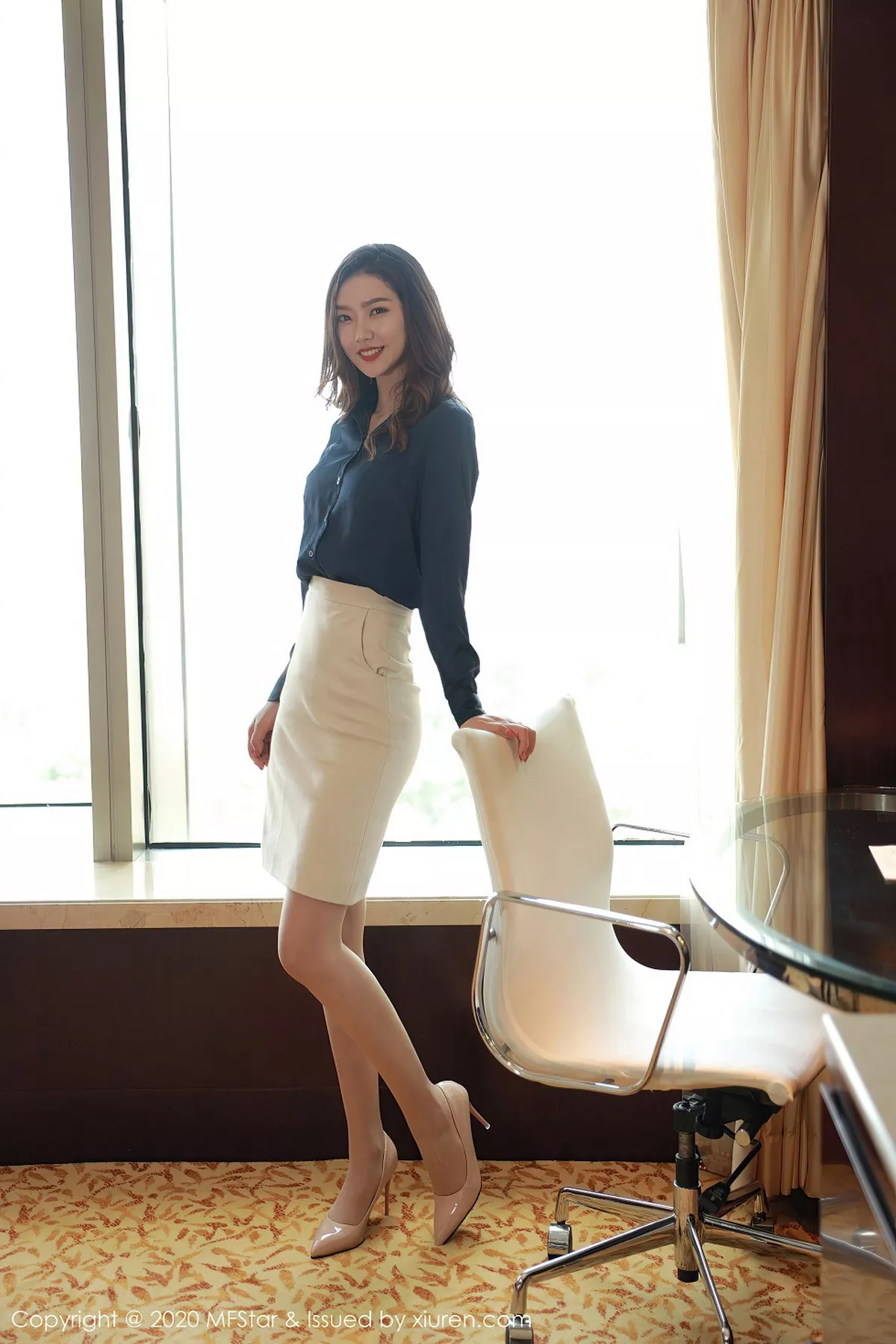 秀人集.com_[MFStar模范学院]Vol.381_嫩模方子萱经典职场秘书0L主题黑色内衣配肉丝裤袜诱惑写真71P