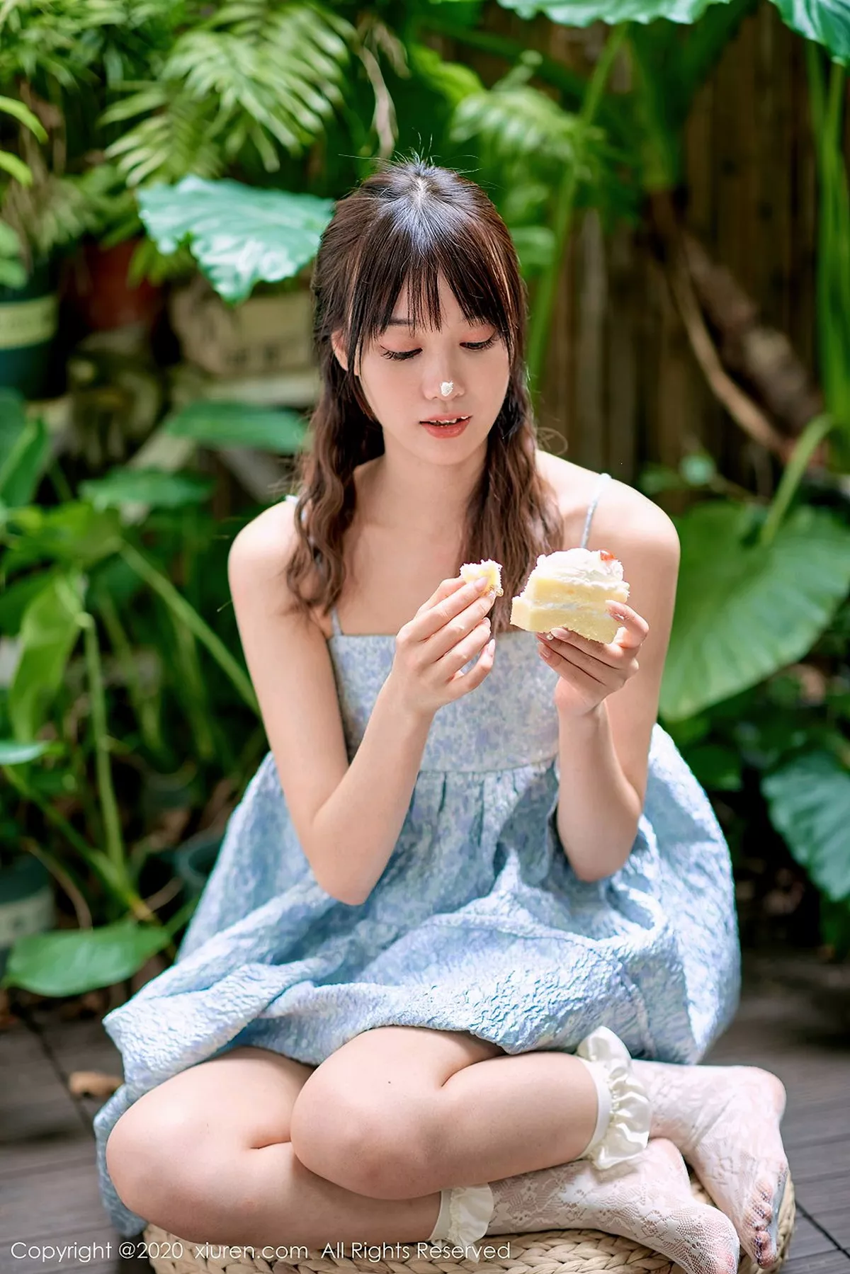 秀人集.com_[XiuRen秀人网]No.2533_新人模特尤其足控福利主题私房吊带连身裙秀美腿玉足性感写真118P