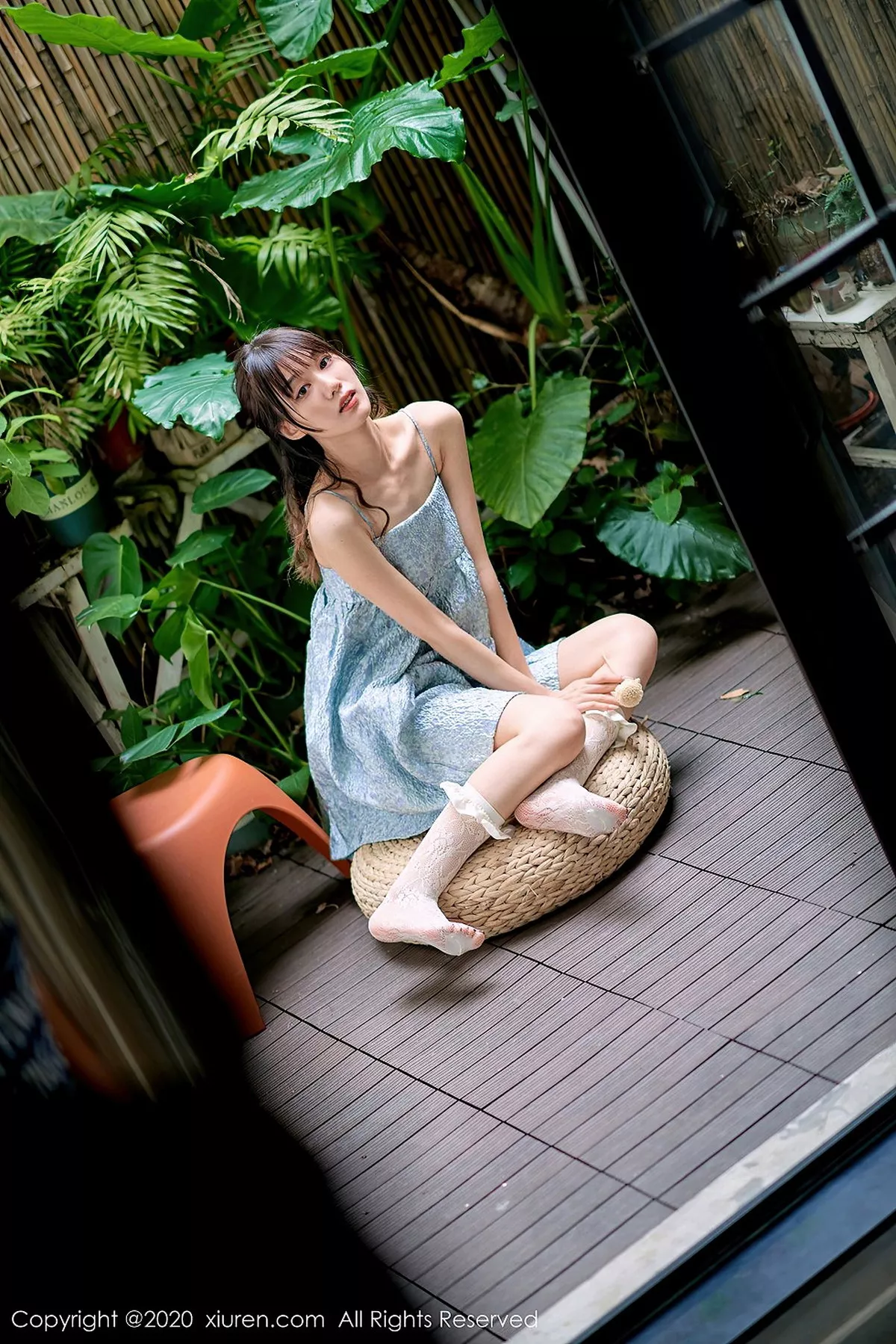 秀人集.com_[XiuRen秀人网]No.2533_新人模特尤其足控福利主题私房吊带连身裙秀美腿玉足性感写真118P