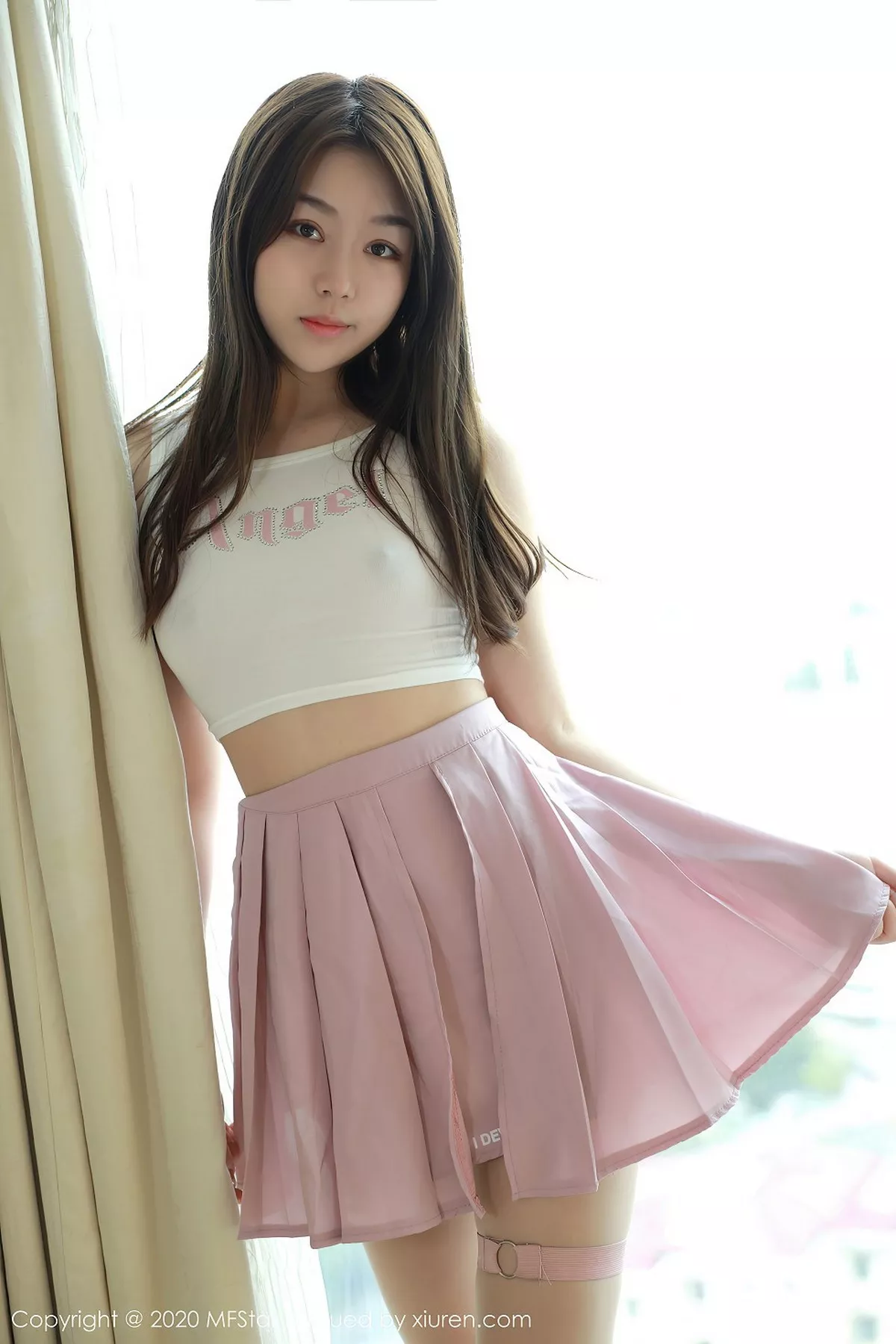 秀人集.com_[MFStar模范学院]Vol.384_嫩模梦梵私房吊带内衣配粉色短裙秀完美身材诱惑写真43P