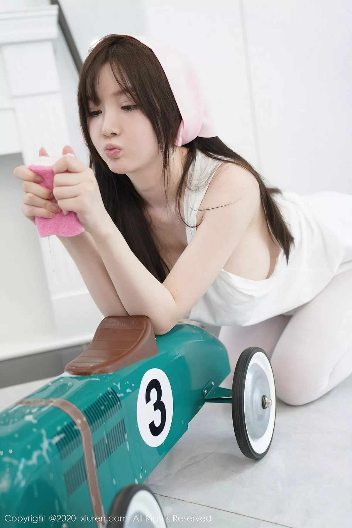 秀人集.com_[XiuRen秀人网]No.2557_女神糯美子Mini性感家政女仆主题超薄无内白丝裤袜极致诱惑写真106P