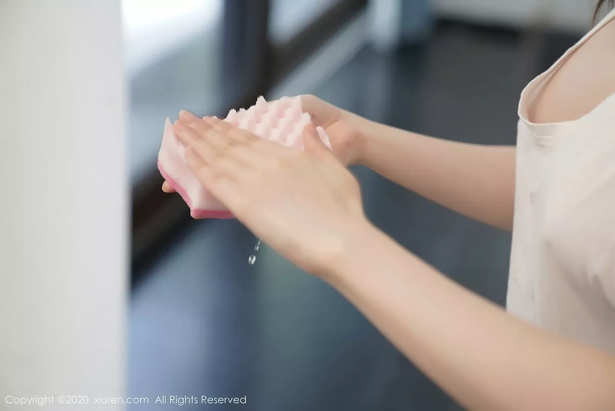 秀人集.com_[XiuRen秀人网]No.2557_女神糯美子Mini性感家政女仆主题超薄无内白丝裤袜极致诱惑写真106P