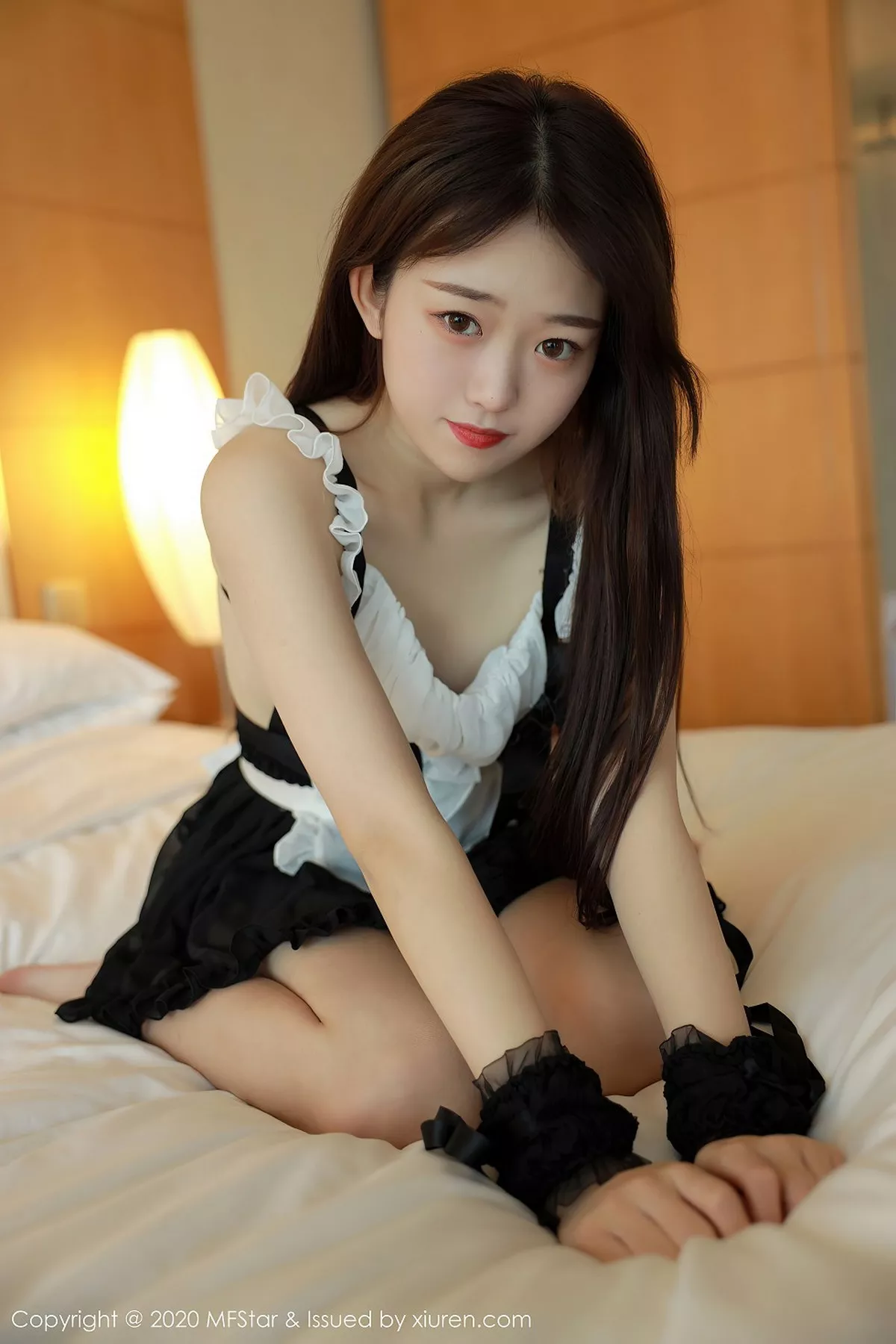 秀人集.com_[MFStar模范学院]Vol.387_新人嫩模小奶瓶呜鸣私房真空女仆装半撩露翘臀诱惑写真66P