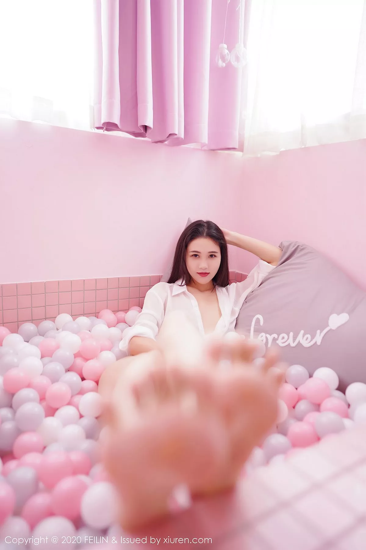 秀人集.com_[FeiLin嗲囡囡]VOL.341_嫩模陈一涵职场秘书OL主题+波波池真空白衬衣完美诱惑写真40P