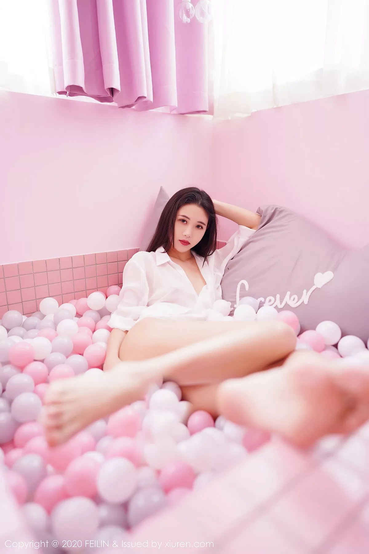 秀人集.com_[FeiLin嗲囡囡]VOL.341_嫩模陈一涵职场秘书OL主题+波波池真空白衬衣完美诱惑写真40P