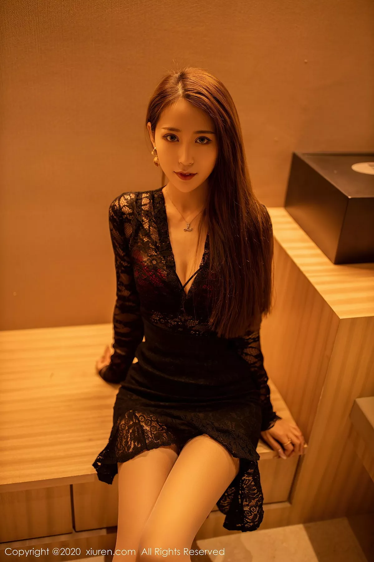 秀人集.com_[XiuRen秀人网]No.2576_丽质模特周慕汐fairy私房脱镂空吊裙露性感内衣肉丝裤袜诱惑写真45P