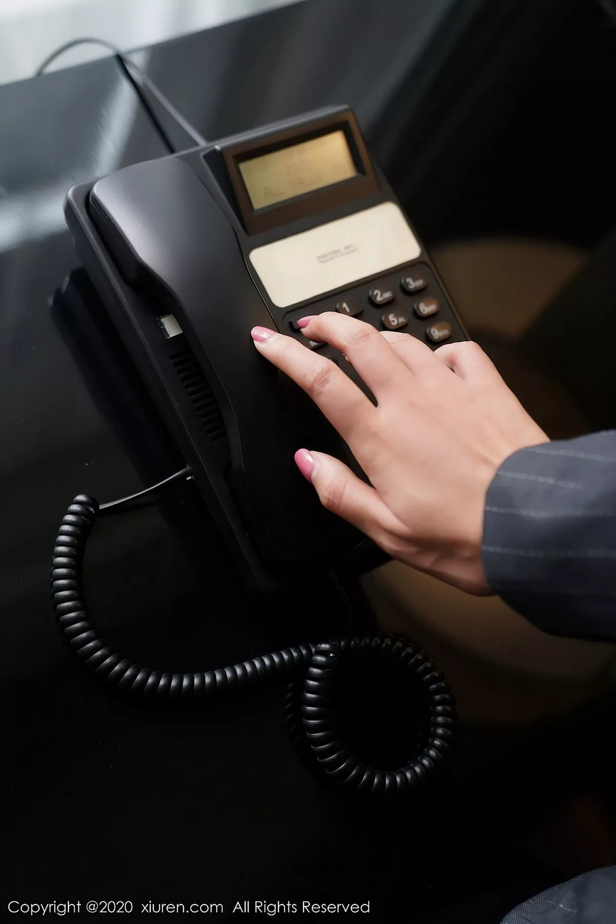 秀人集.com_[XiuRen秀人网]No.2579_嫩模方子萱职场秘书OL制服主题半脱露性感内衣肉丝裤袜诱惑写真96P