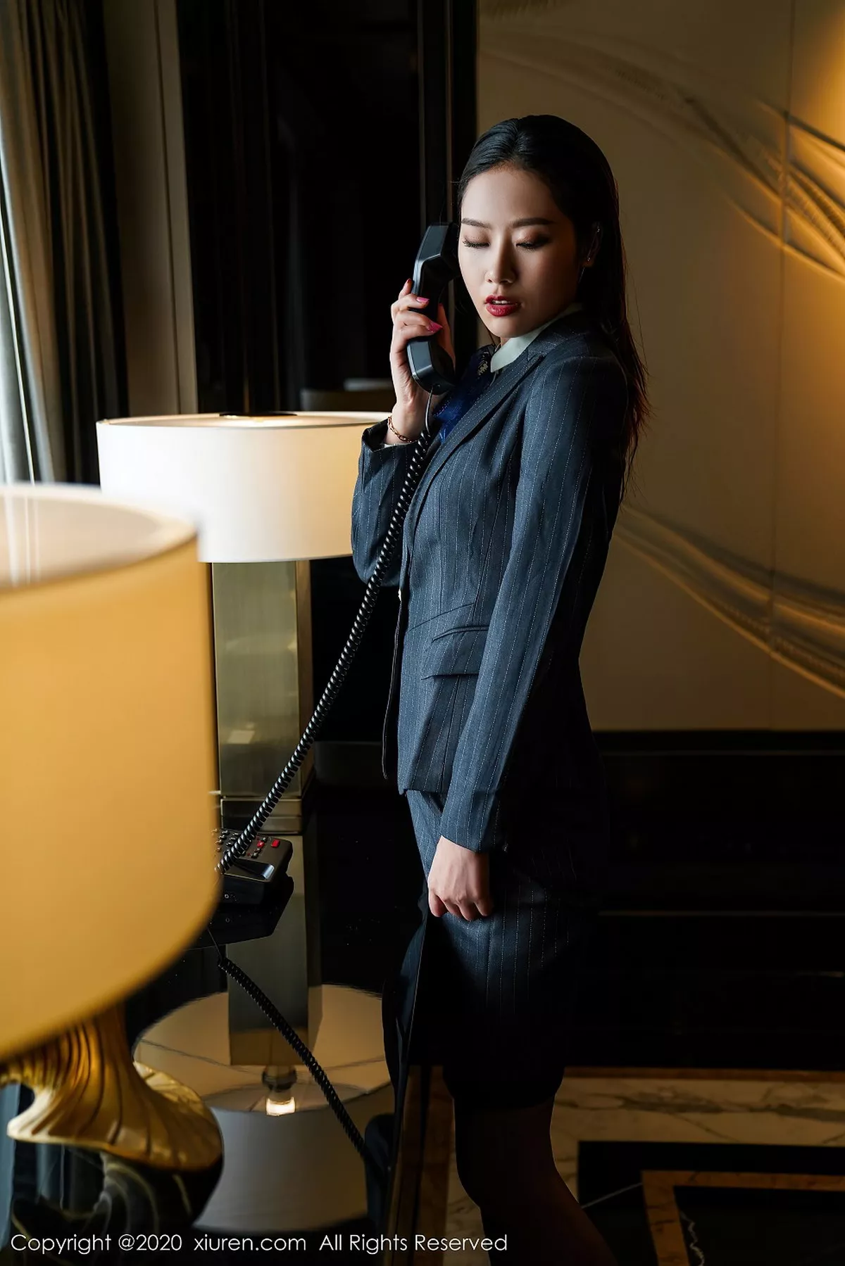 秀人集.com_[XiuRen秀人网]No.2579_嫩模方子萱职场秘书OL制服主题半脱露性感内衣肉丝裤袜诱惑写真96P