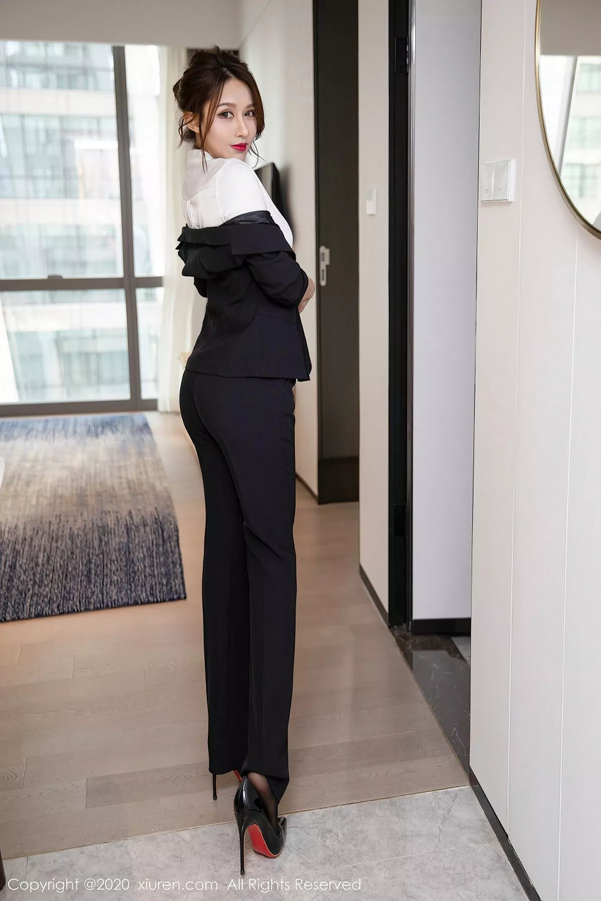 秀人集.com_[XiuRen秀人网]No.2580_嫩模徐安安酒店私人管家主题脱职场制服露性感白色内衣诱惑写真86P