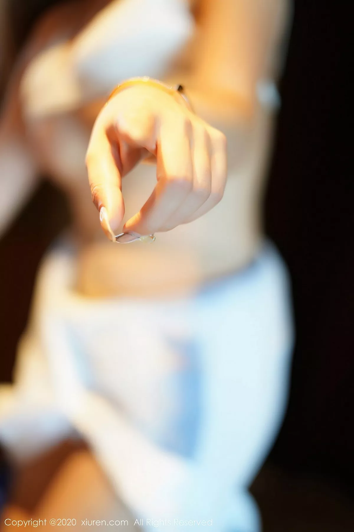 秀人集.com_[XiuRen秀人网]No.2586_嫩模柴婉艺Averie清纯校服主题蓝白运动校服半脱撩人诱惑写真48P