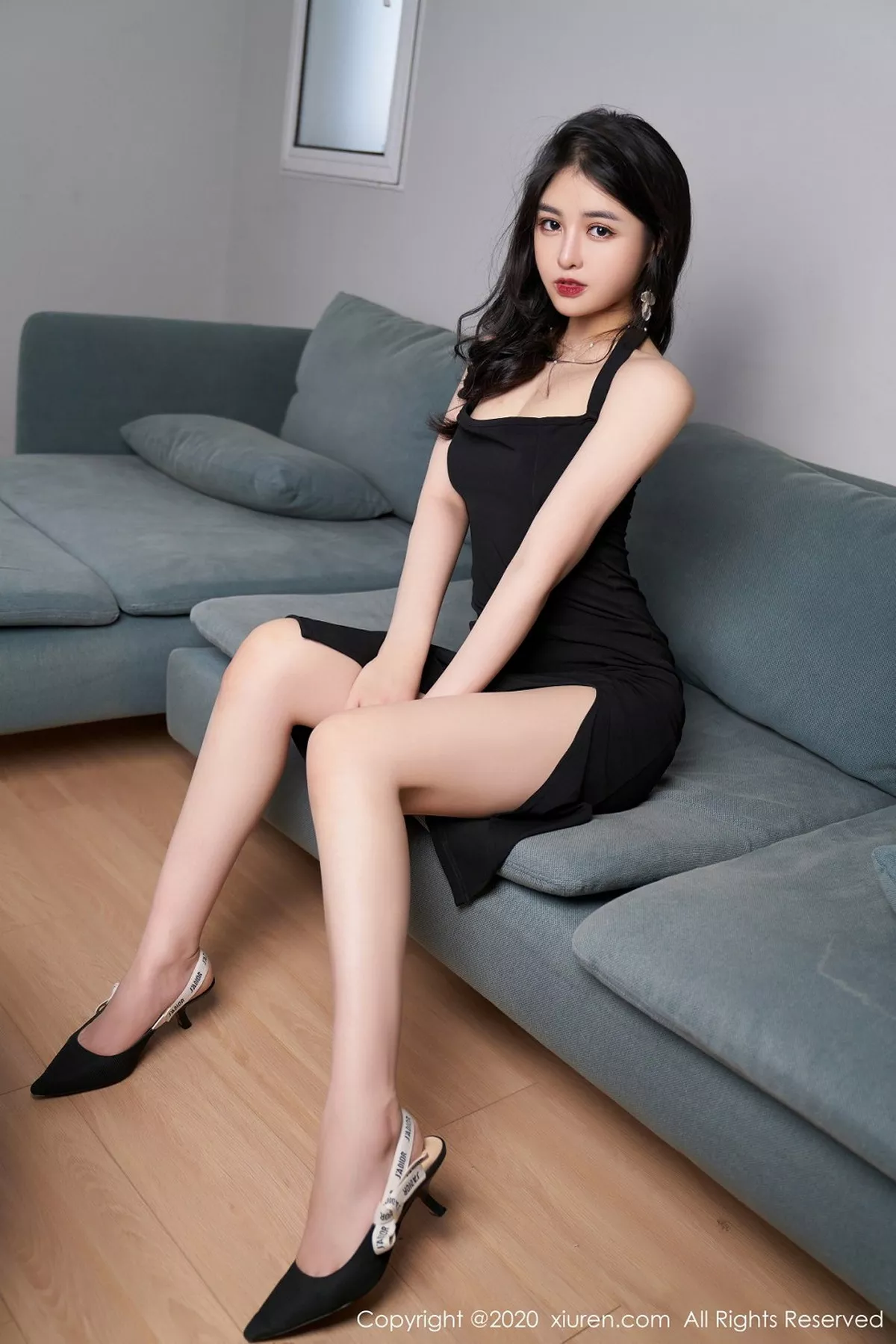 秀人集.com_[XiuRen秀人网]No.2595_嫩模姜贞语私房黑色连身吊裙半撩露蕾丝内裤秀翘臀诱惑写真57P