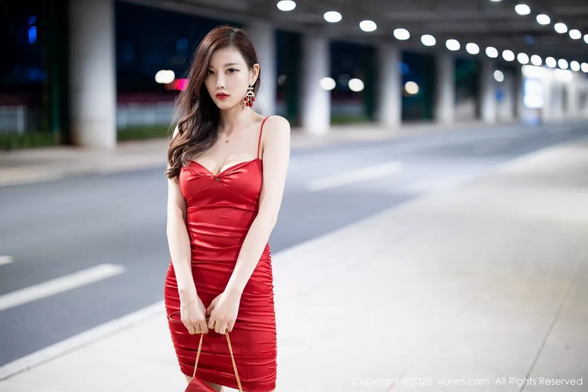 秀人集.com_[XiuRen秀人网]No.2514_女神杨晨晨sugar私房猩红吊裙配肉丝裤袜秀完美身材撩人诱惑写真120P