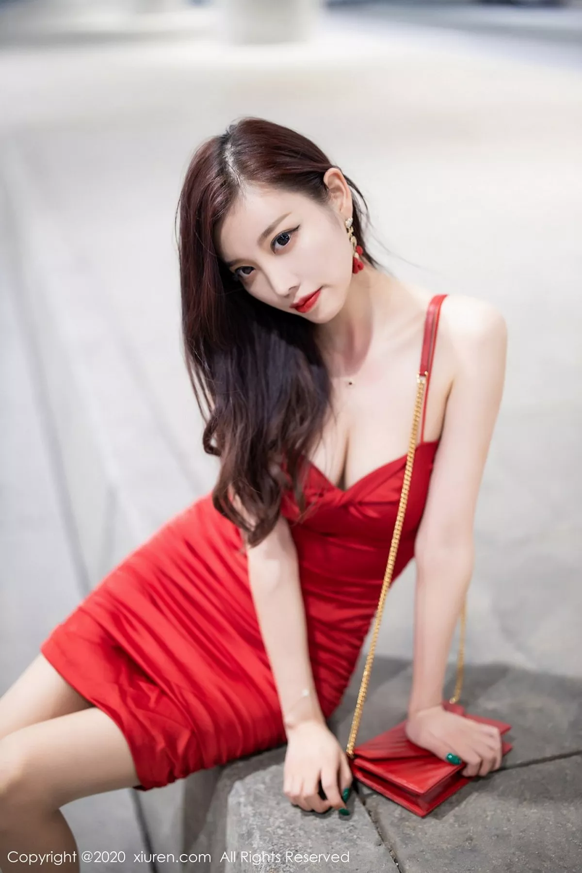 秀人集.com_[XiuRen秀人网]No.2514_女神杨晨晨sugar私房猩红吊裙配肉丝裤袜秀完美身材撩人诱惑写真120P