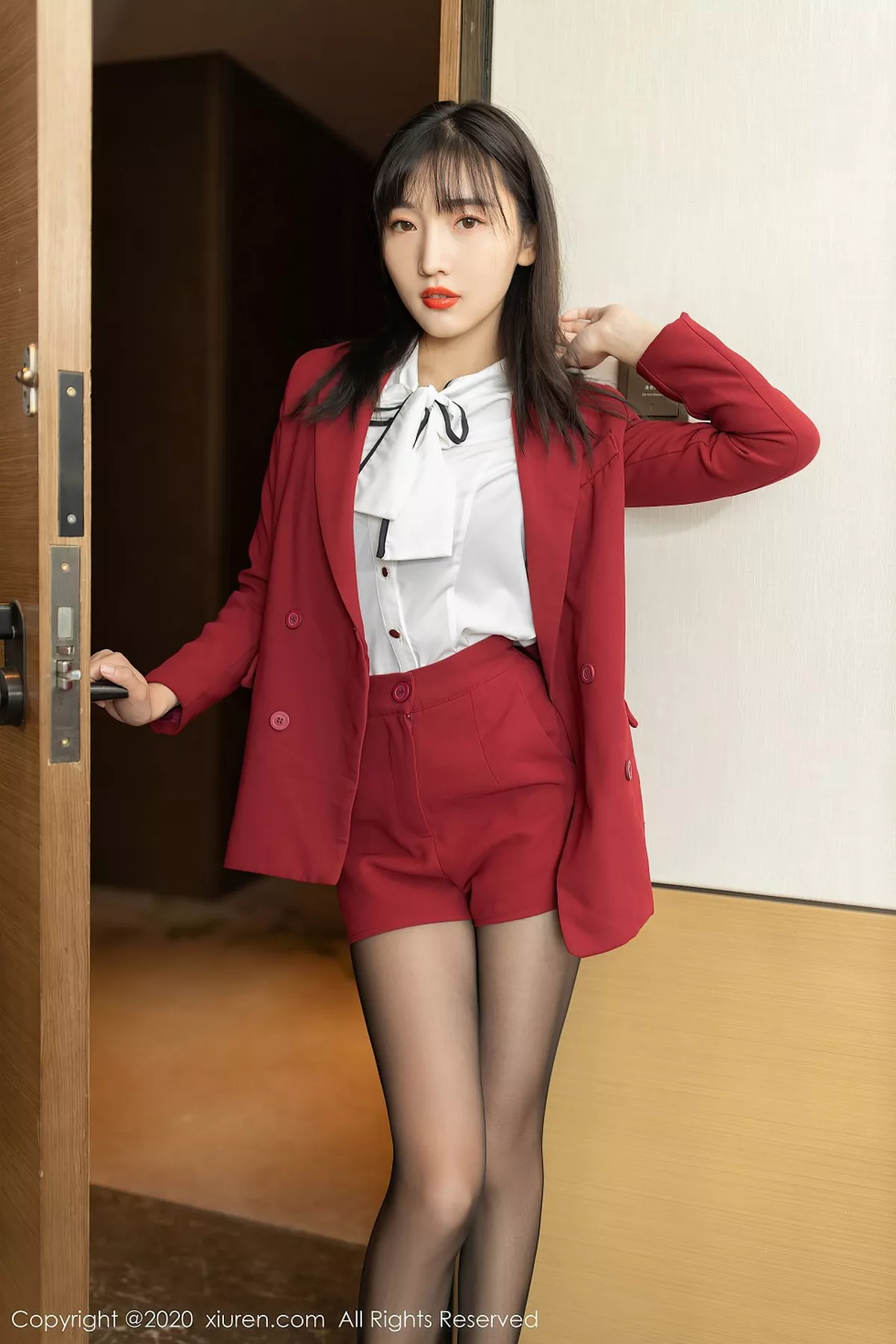 秀人集.com_[XiuRen秀人网]No.2604_嫩模陆萱萱私房红色飒爽职场西服下无内黑丝裤袜撩人诱惑写真66P