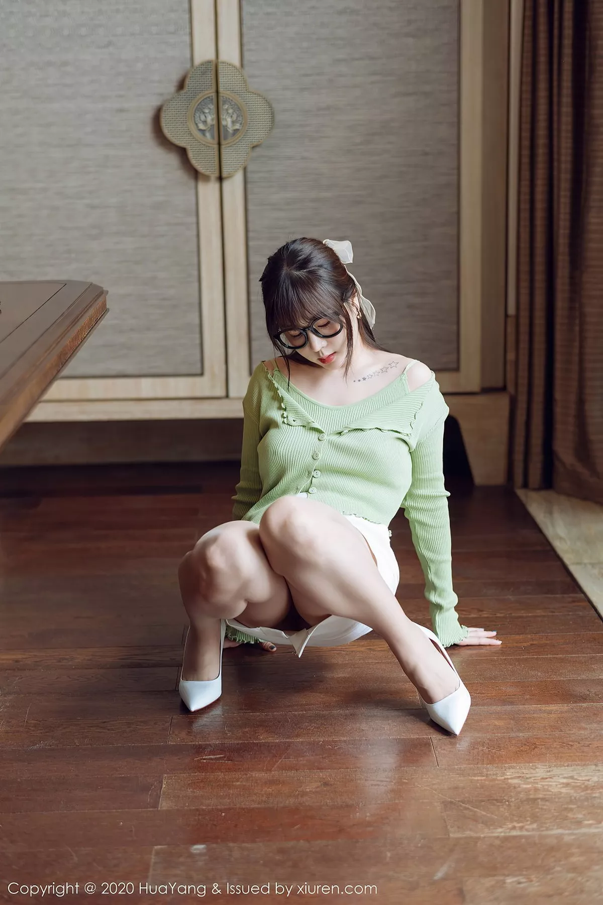 秀人集.com_[HuaYang花漾]Vol.298_女神王雨纯西双版纳旅拍性感职场制服系列完美诱惑写真80P