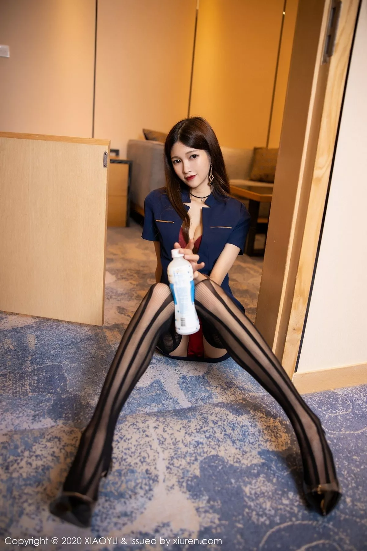 秀人集.com_[XiaoYu画语界]Vol.386_嫩模程程程私房性感红色内衣配条纹吊带黑丝极致魅惑写真68P