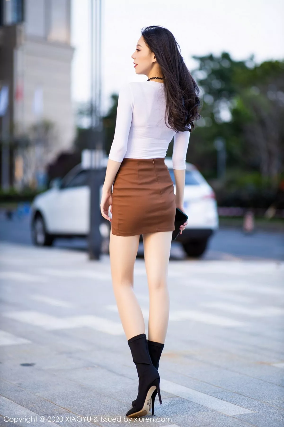 秀人集.com_[XiaoYu画语界]Vol.387_嫩模言沫靓丽户外车拍主题性感红色内衣配肉丝袜诱惑写真105P