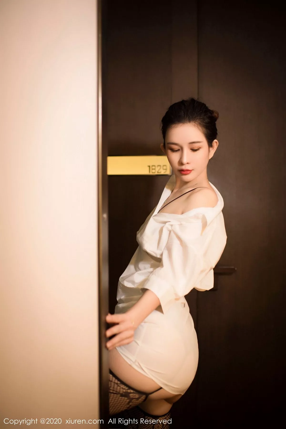 秀人集.com_[XiuRen秀人网]No.2684_女神张雨萌私房浴缸性感真空白色衬衫湿身秀惹火身材诱惑写真46P