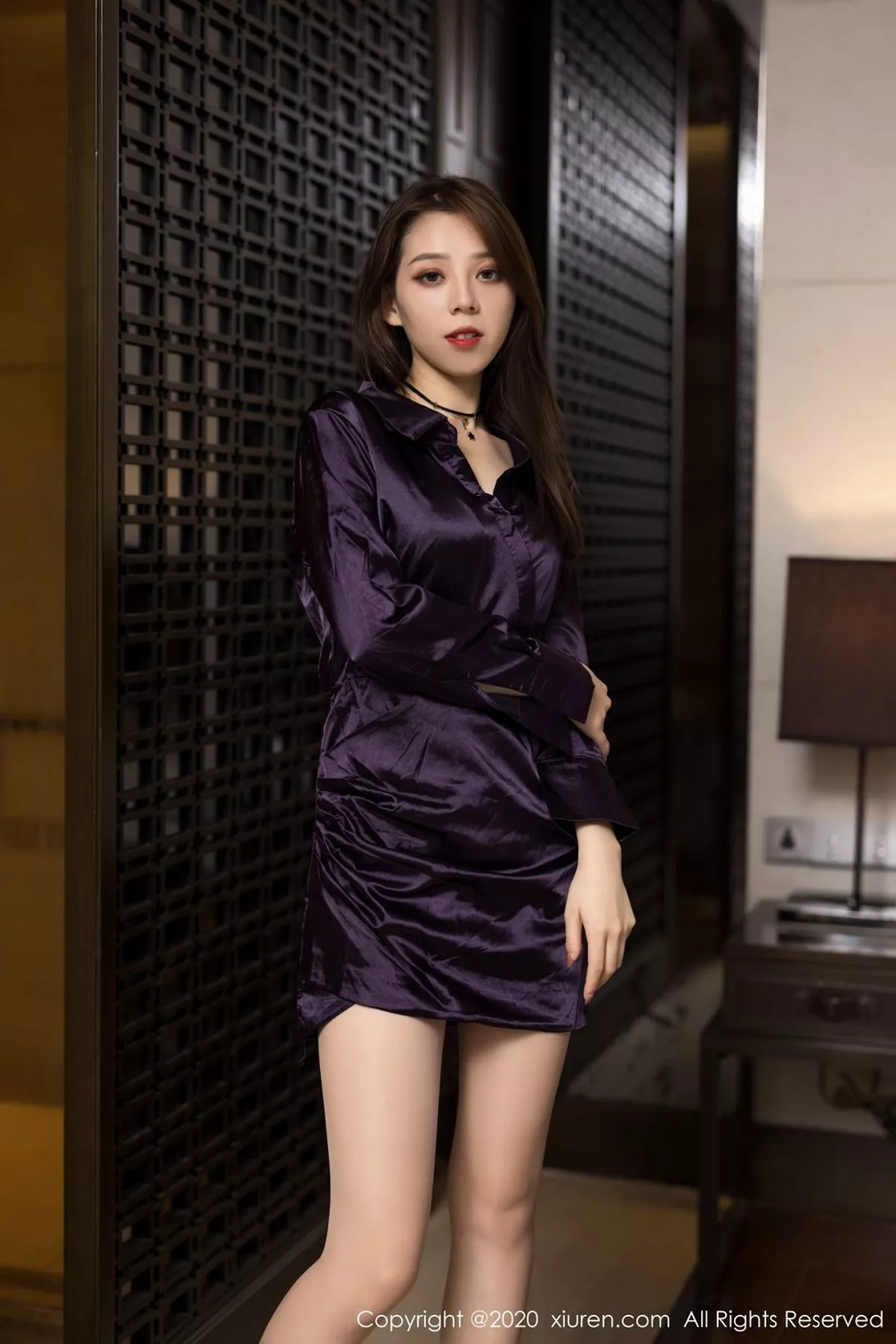 秀人集.com_[XiuRen秀人网]No.2687_嫩模言沫私房床上脱紫色连身裙露酒红色内衣秀美腿迷人诱惑写真51P