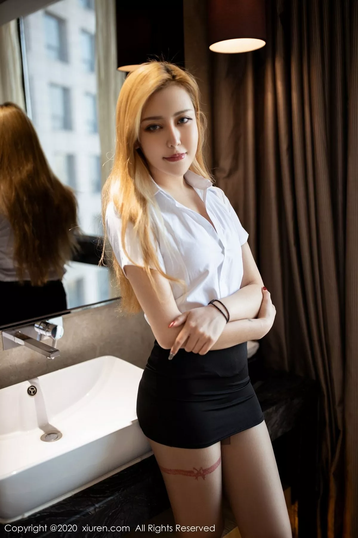 秀人集.com_[XiuRen秀人网]No.2685_新人模特徐安冉miki性感职场秘书OL主题半脱露完美身材诱惑写真40P