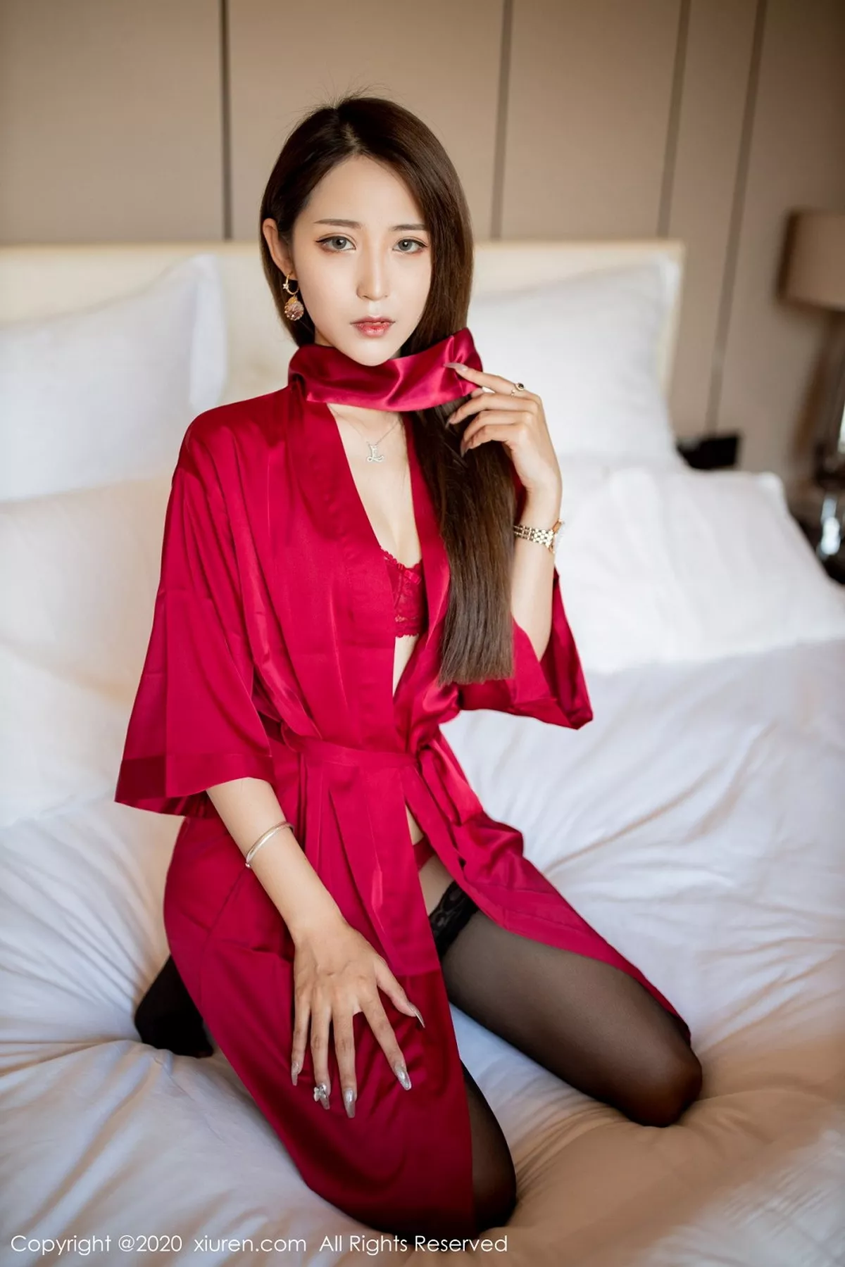 秀人集.com_[XiuRen秀人网]No.2691_模特周慕汐baby私房猩红睡衣露性感内衣配黑丝袜极致魅惑写真58P