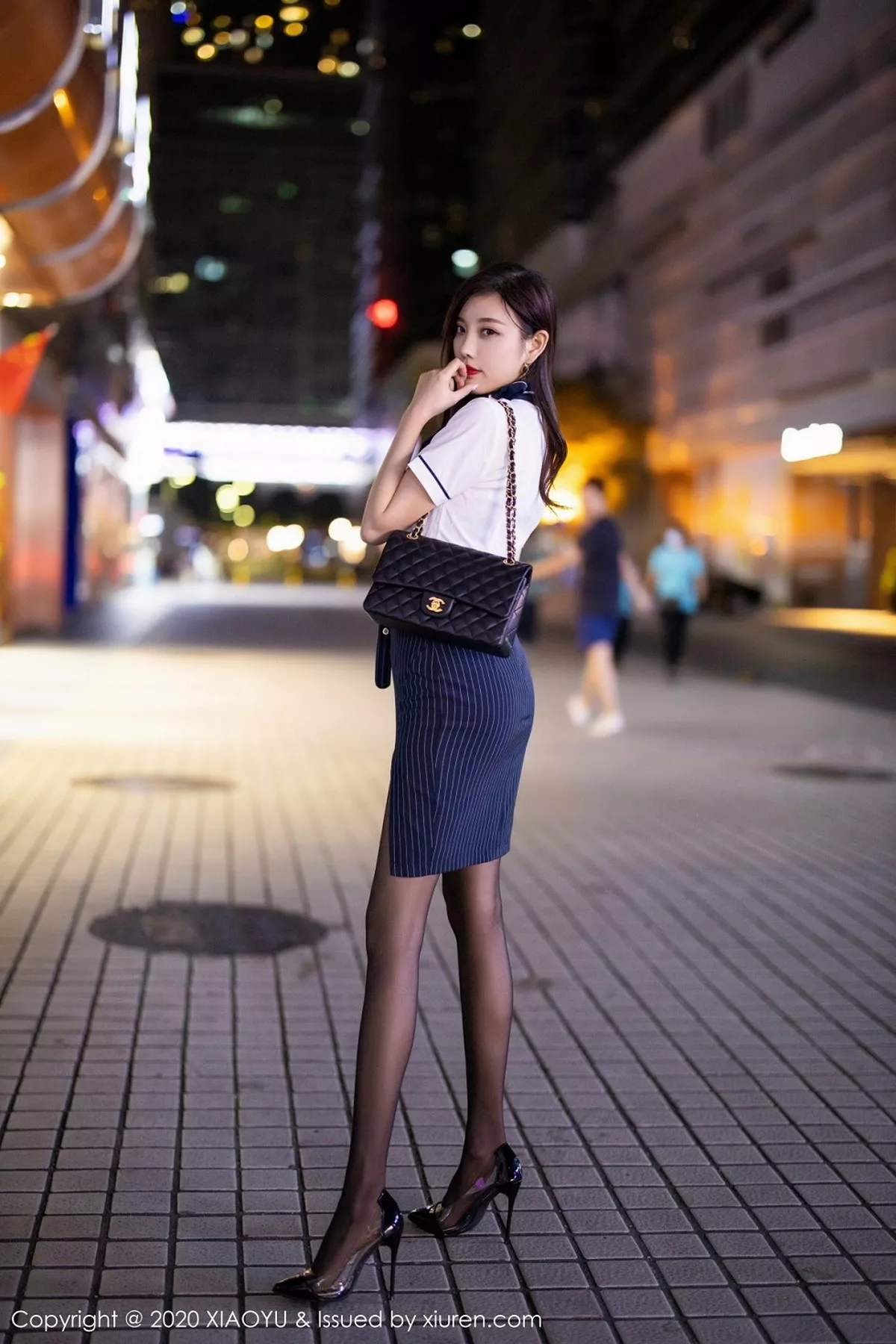 秀人集.com_[XiaoYu画语界]Vol.393_女神杨晨晨sugar私房床上半脱制服露黑丝裤袜撩人诱惑写真92P