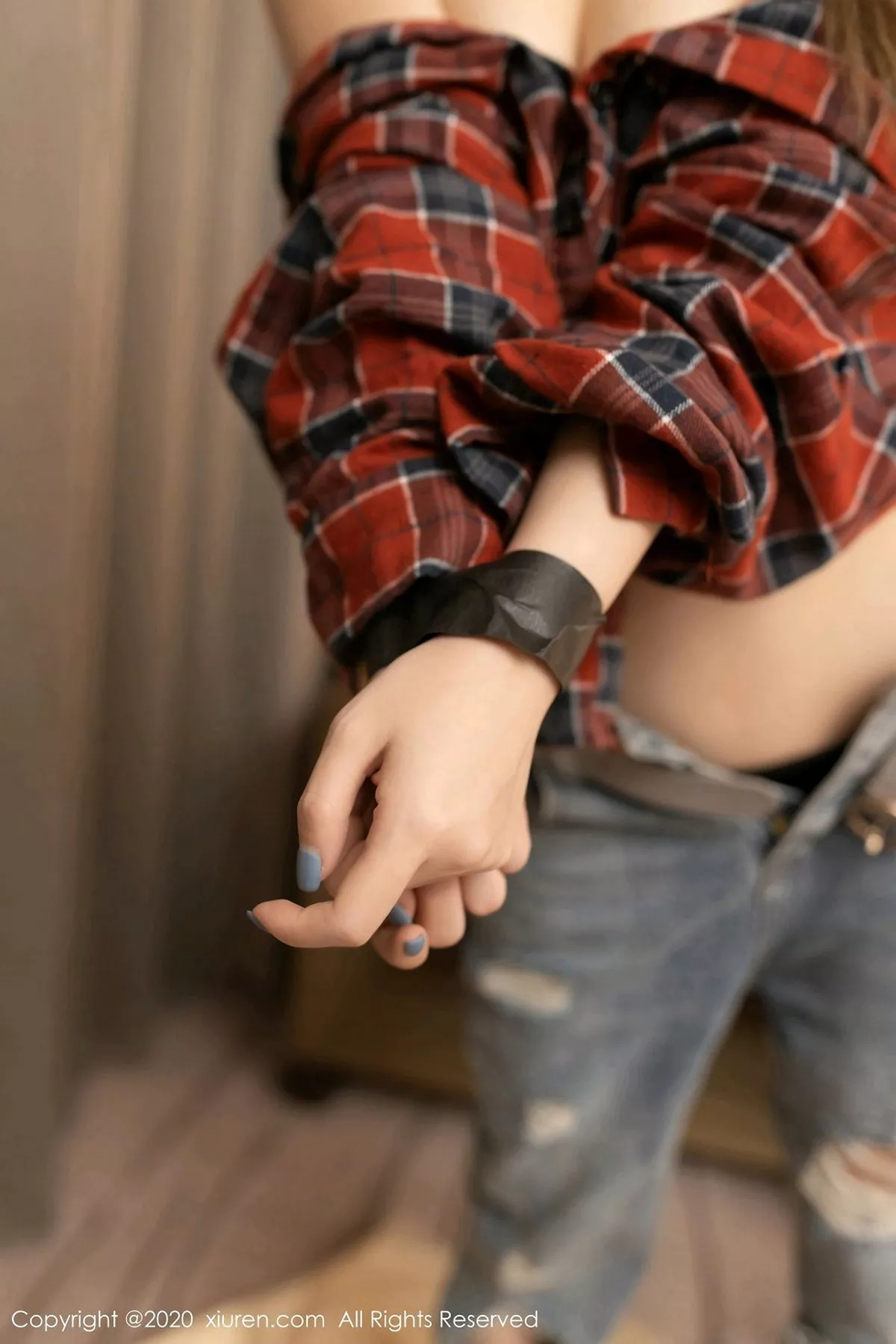 秀人集.com_[XiuRen秀人网]No.2716_嫩模鱼子酱Fish保安故事剧情主题半脱露豪乳胶带遮点诱惑写真48P