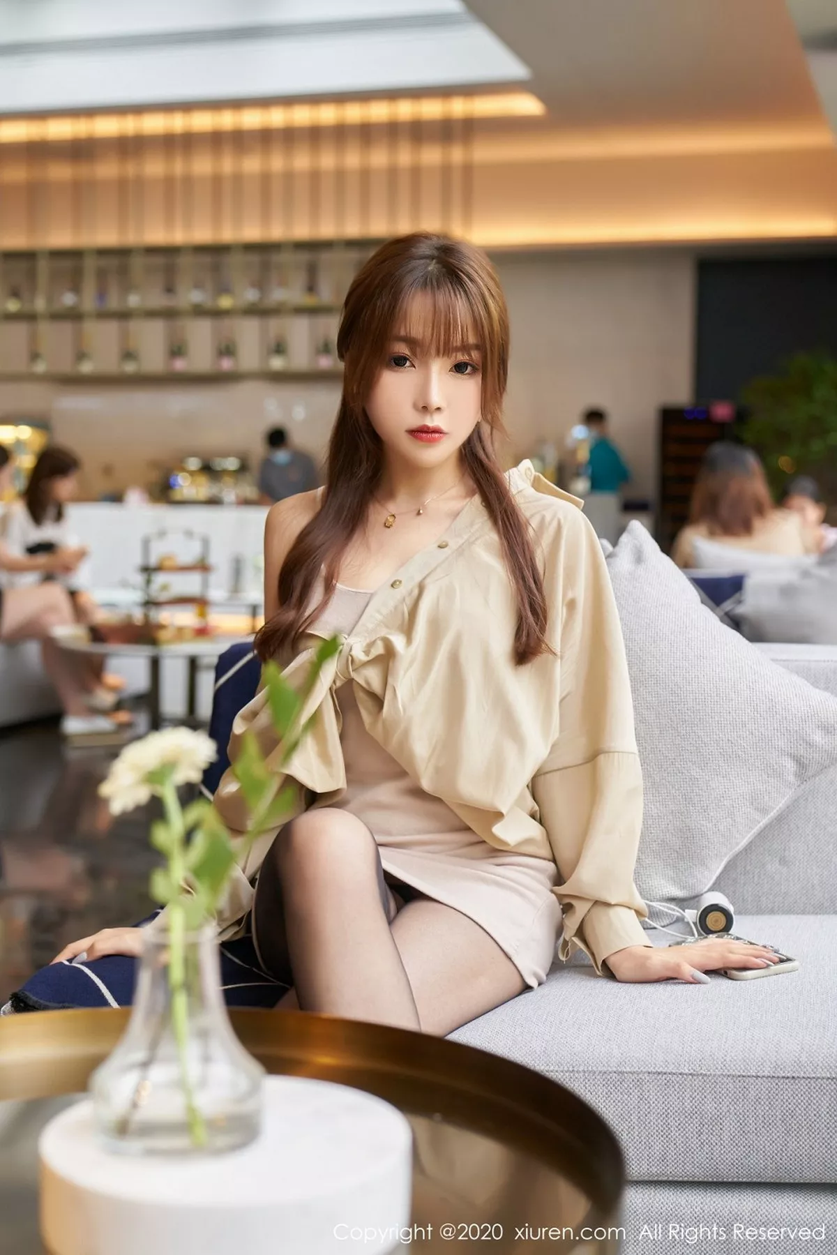 秀人集.com_[XiuRen秀人网]No.2734_女神芝芝Booty私房香槟色衬衫配开档黑丝裤袜撩人诱惑写真53P