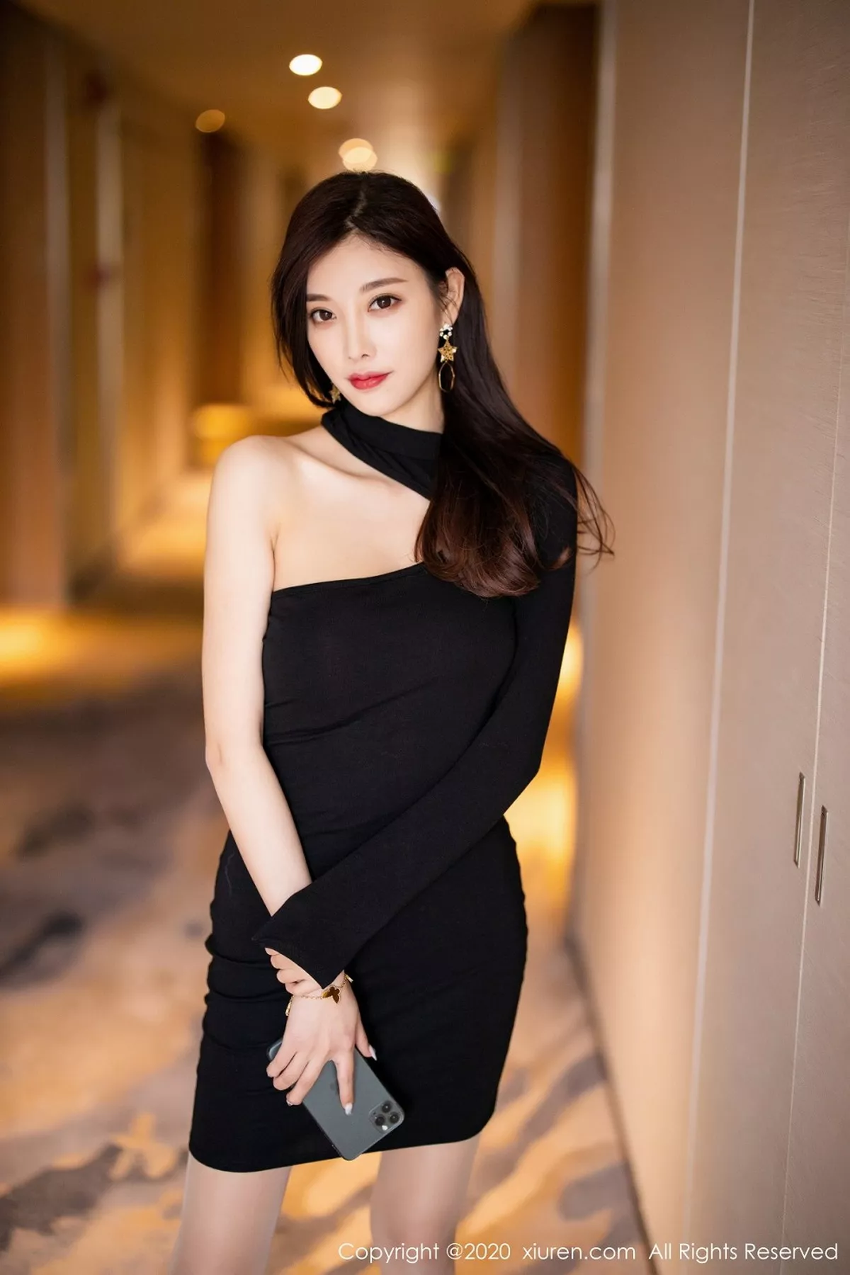 秀人集.com_[XiuRen秀人网]No.2733_女神杨晨晨sugar私房床上超薄肉丝裤袜透视秀蕾丝内裤诱惑写真66P