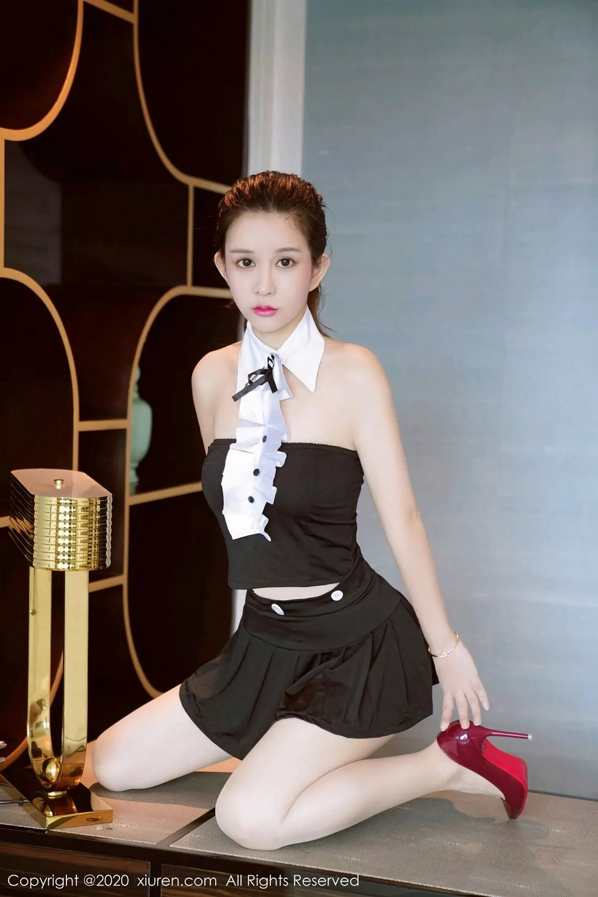 秀人集.com_[XiuRen秀人网]No.2729_嫩模张雨萌上海心愿旅拍性感短裙配超薄肉丝裤袜朦胧诱惑写真42P