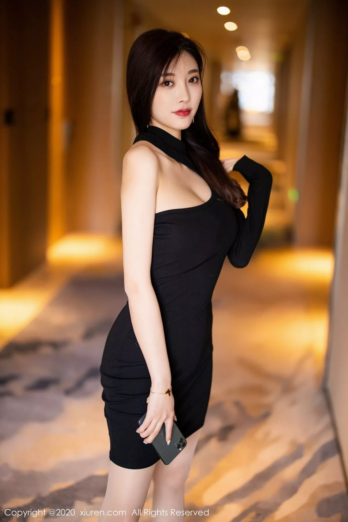 秀人集.com_[XiuRen秀人网]No.2733_女神杨晨晨sugar私房床上超薄肉丝裤袜透视秀蕾丝内裤诱惑写真66P