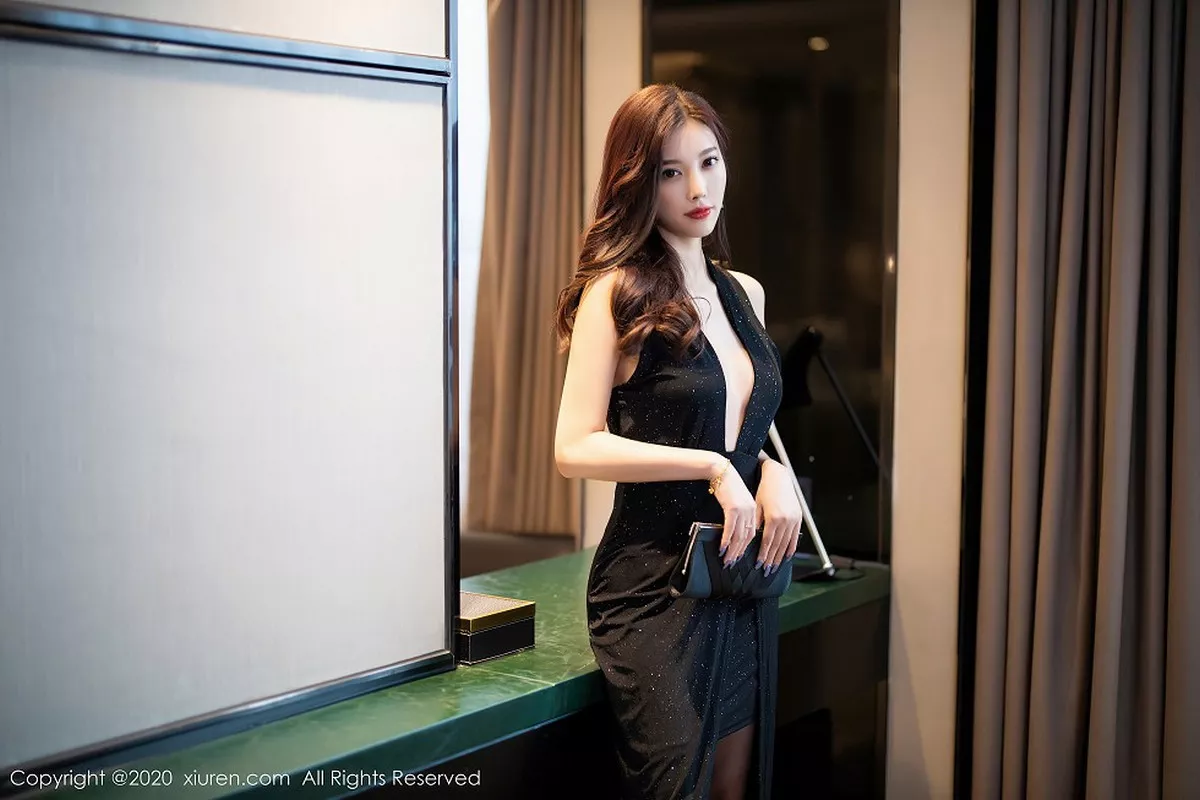 秀人集.com_[XiuRen秀人网]No.2616_女神杨晨晨sugar私房典雅礼裙配黑丝裤袜撩人姿势诱惑写真118P