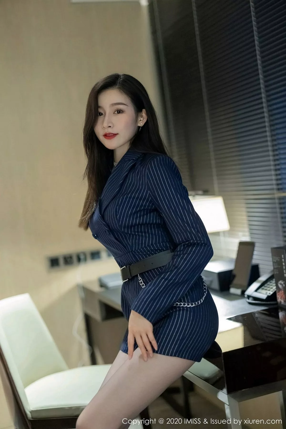 秀人集.com_[IMISS爱蜜社]Vol.522_新人模特Sia私房黑色束身内衣配吊带黑丝袜极致魅惑写真77P