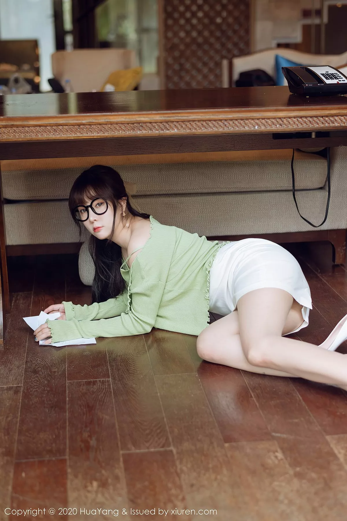 秀人集.com_[HuaYang花漾]Vol.300_女神王雨纯西双版纳旅拍总裁vs土气职员第二部私房诱惑写真80P