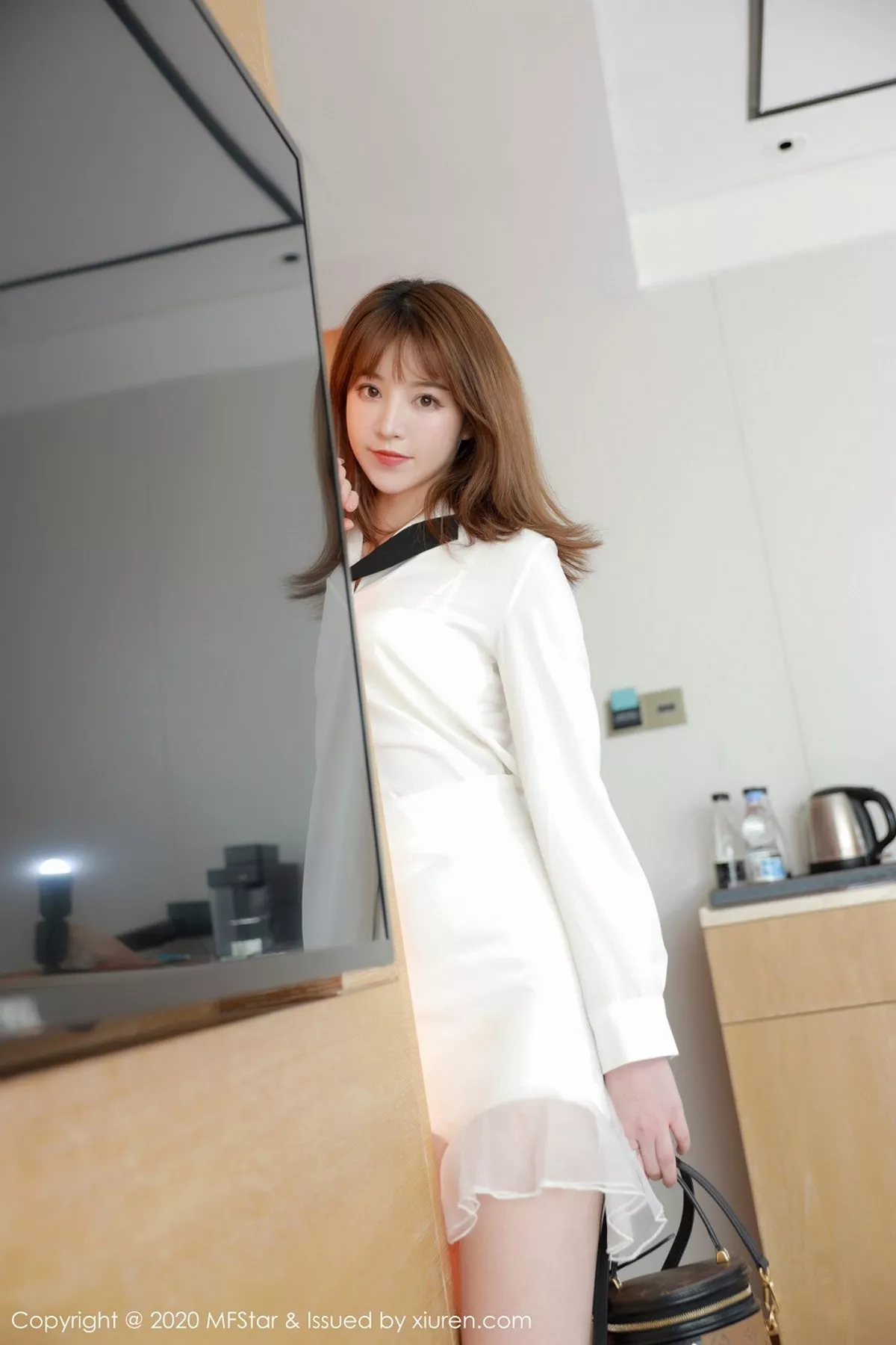 秀人集.com_[MFStar模范学院]Vol.400_嫩模yoo优优四川旅拍洁白通透套装露雪白肌肤明艳动人写真63P