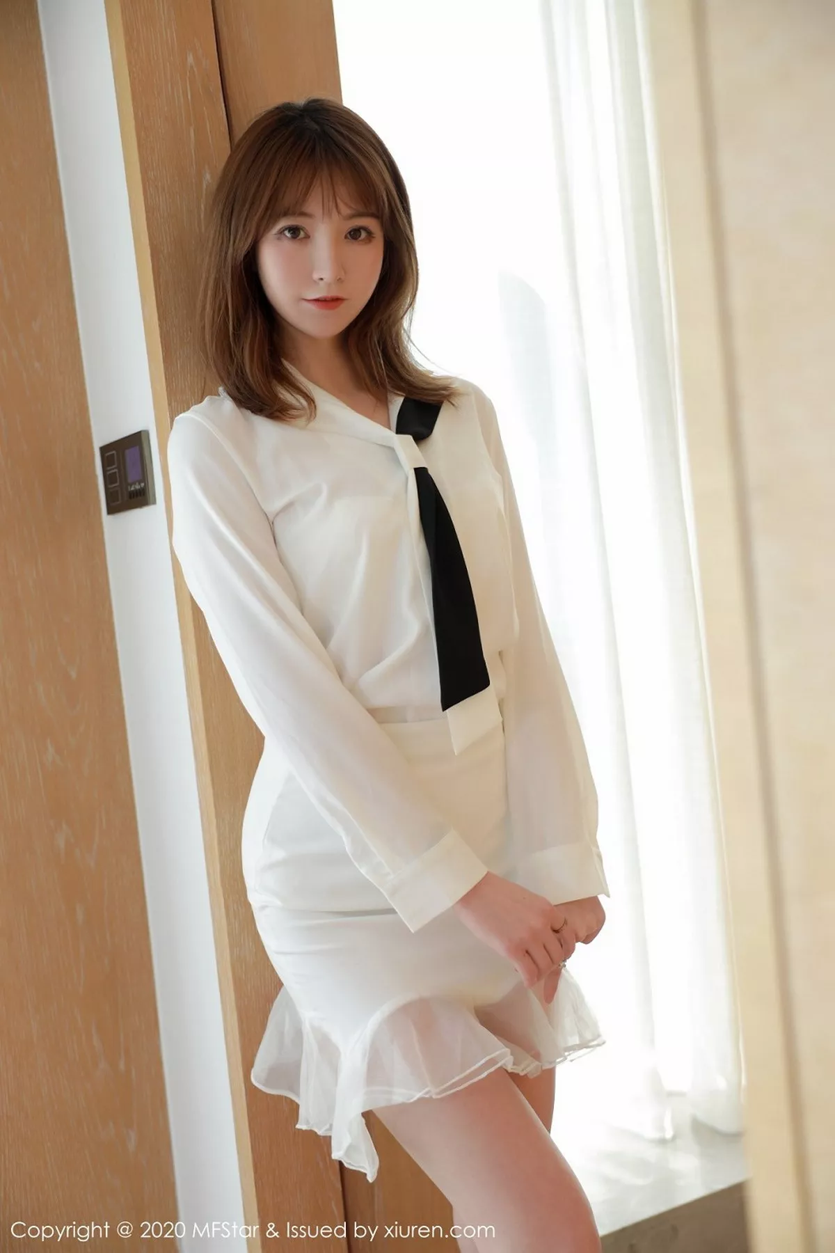 秀人集.com_[MFStar模范学院]Vol.400_嫩模yoo优优四川旅拍洁白通透套装露雪白肌肤明艳动人写真63P