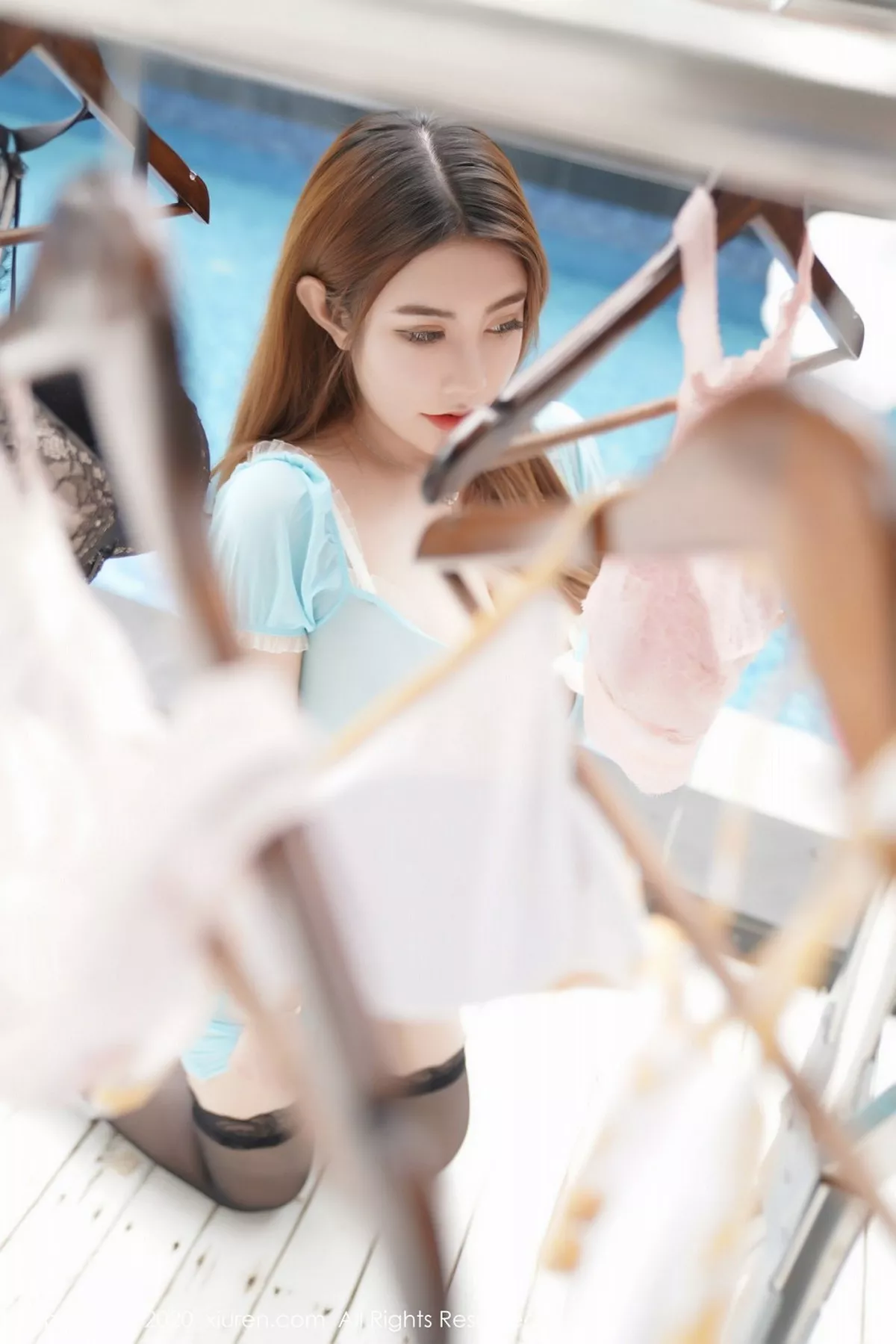 秀人集.com_[XiuRen秀人网]No.2812_嫩模软而泳池剧情薄透连身裙配黑丝袜秀丰乳肥臀撩人诱惑写真85P