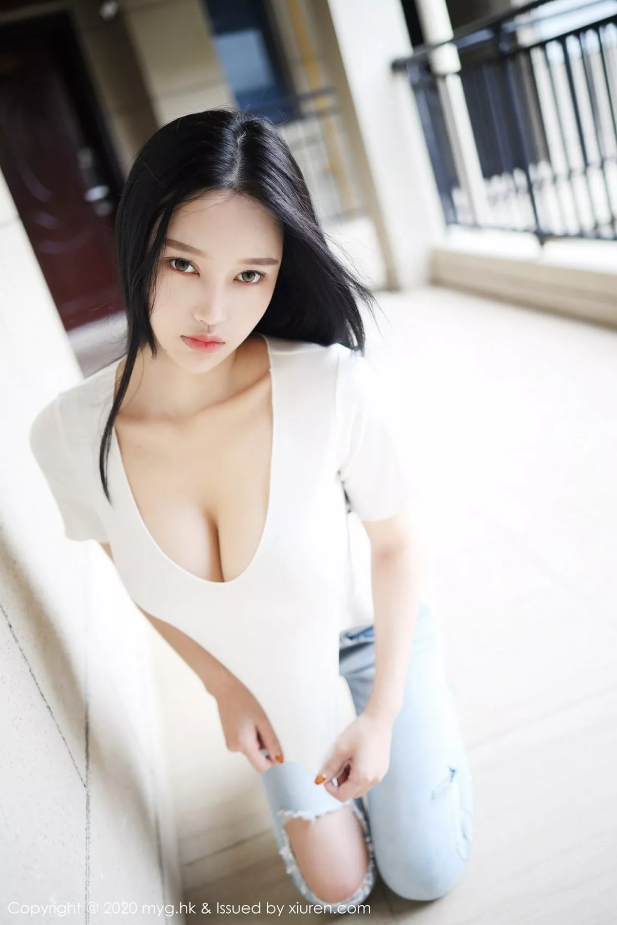 秀人集.com_[MyGirl美媛馆]Vol.459_女神唐琪儿私房破烂紧身牛仔裤半脱露翘臀撩人诱惑写真72P