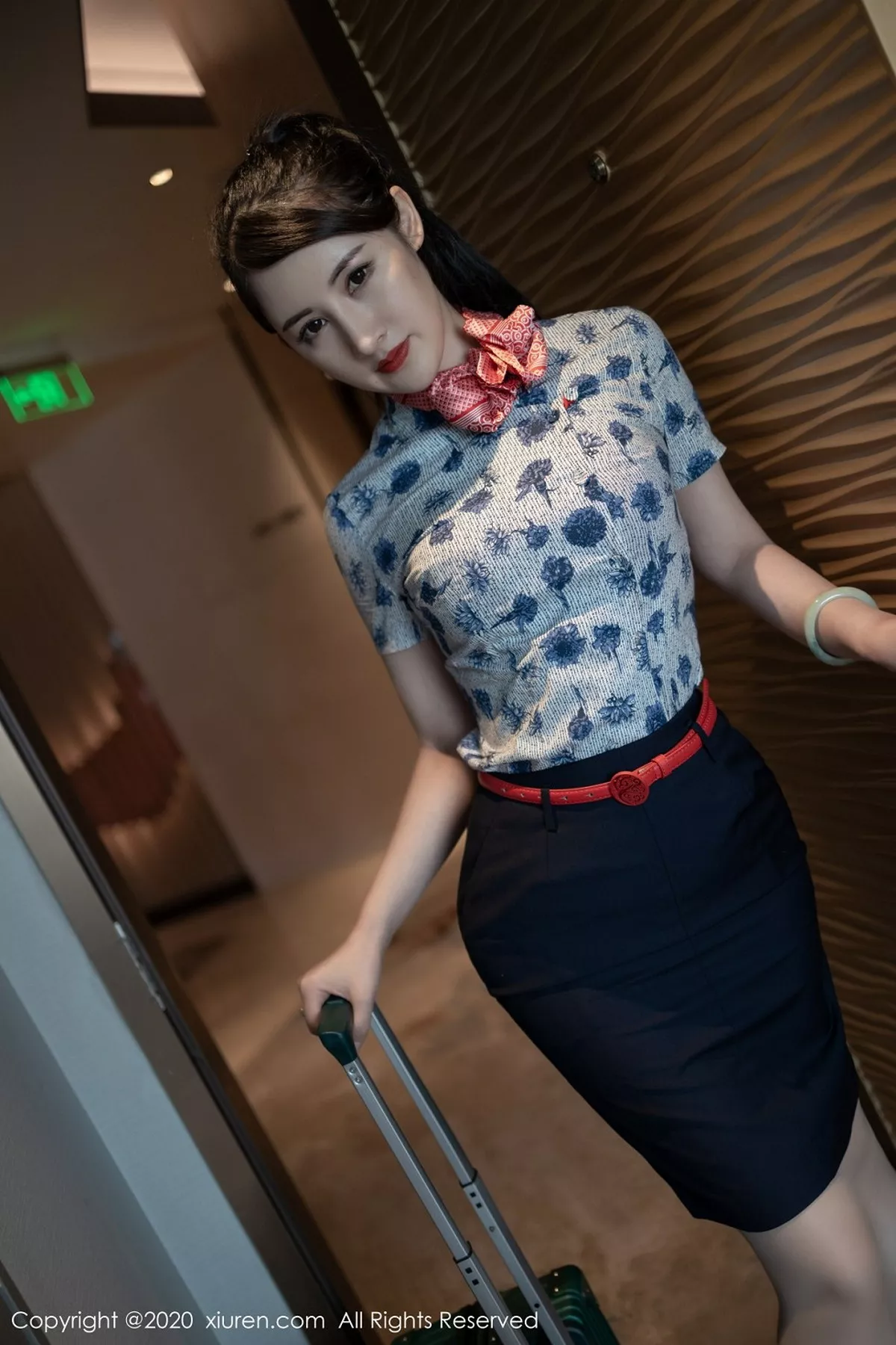 秀人集.com_[XiuRen秀人网]No.2817_嫩模诗诗kiki空姐制服主题性感红色内衣秀白嫩肌肤惹人诱惑写真52P