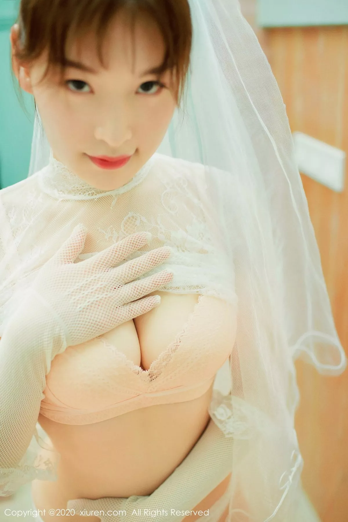 秀人集.com_[XiuRen秀人网]No.2848_嫩模范京宜私房洞房花烛夜主题白色蕾丝内衣透视秀惹火身材写真64P