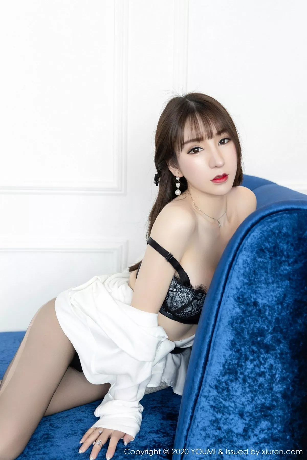 秀人集.com_[YouMi尤蜜荟]Vol.566_女神周于希Sandy白色服饰配超薄黑丝裤袜秀曼妙身材诱惑写真56P