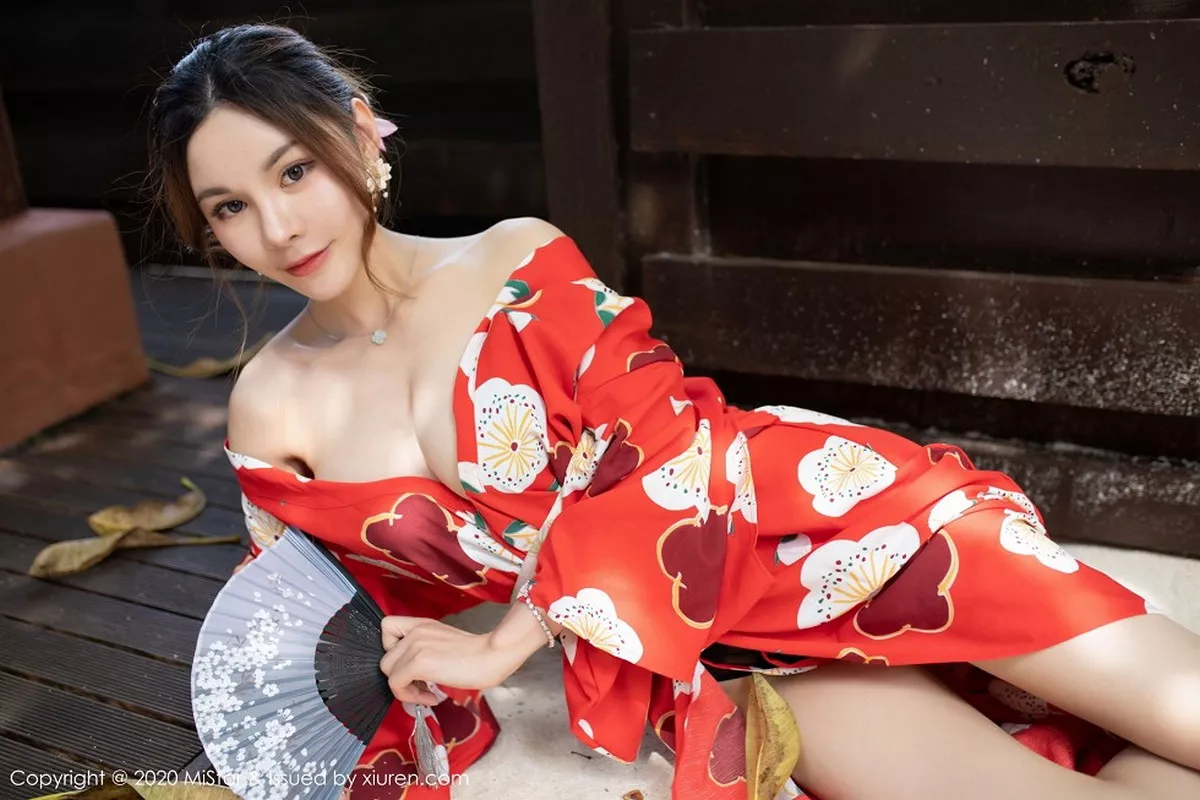 秀人集.com_[MiStar魅妍社]Vol.326_嫩模沈佳熹私房鲜艳红色和服半露酥胸白嫩美腿诱惑写真45P