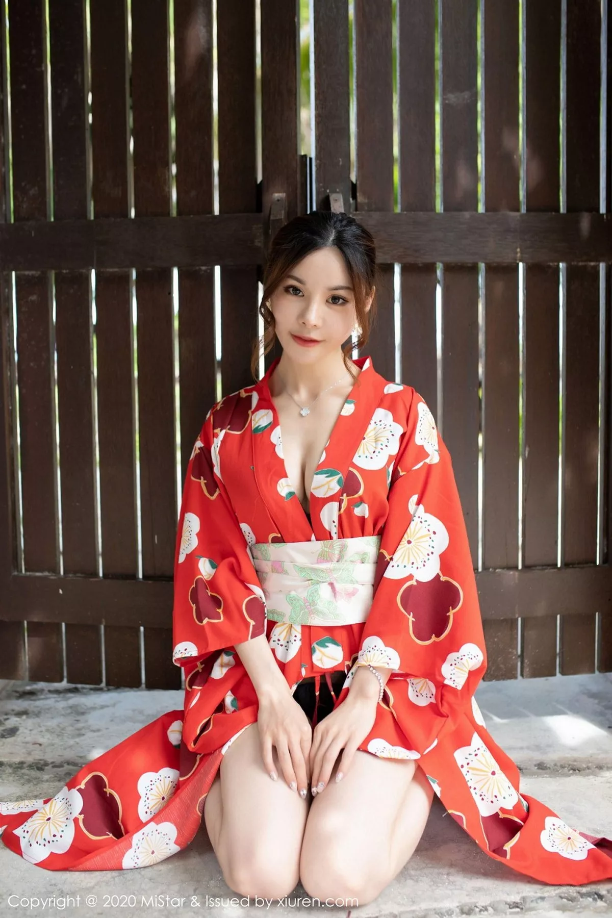 秀人集.com_[MiStar魅妍社]Vol.326_嫩模沈佳熹私房鲜艳红色和服半露酥胸白嫩美腿诱惑写真45P